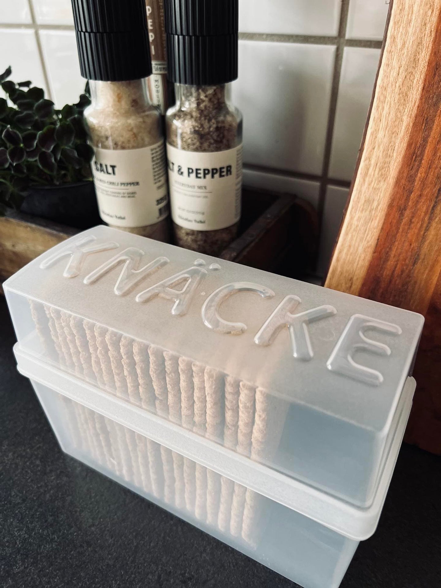 Box til knækbrød - Lys - VIAMAJA.DK