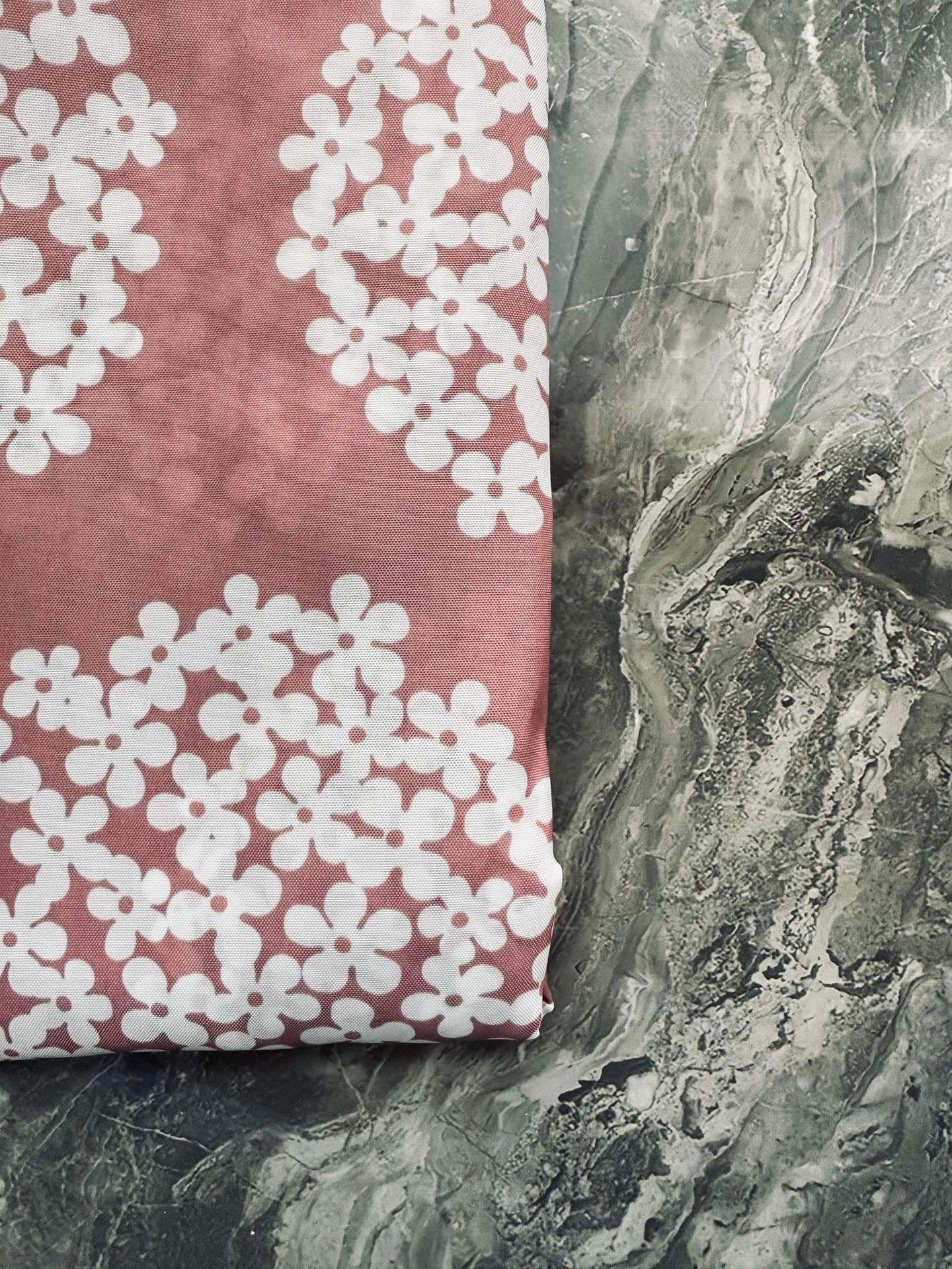 Bruseforhæng - Rosa flower 180x180cm - VIAMAJA.DK