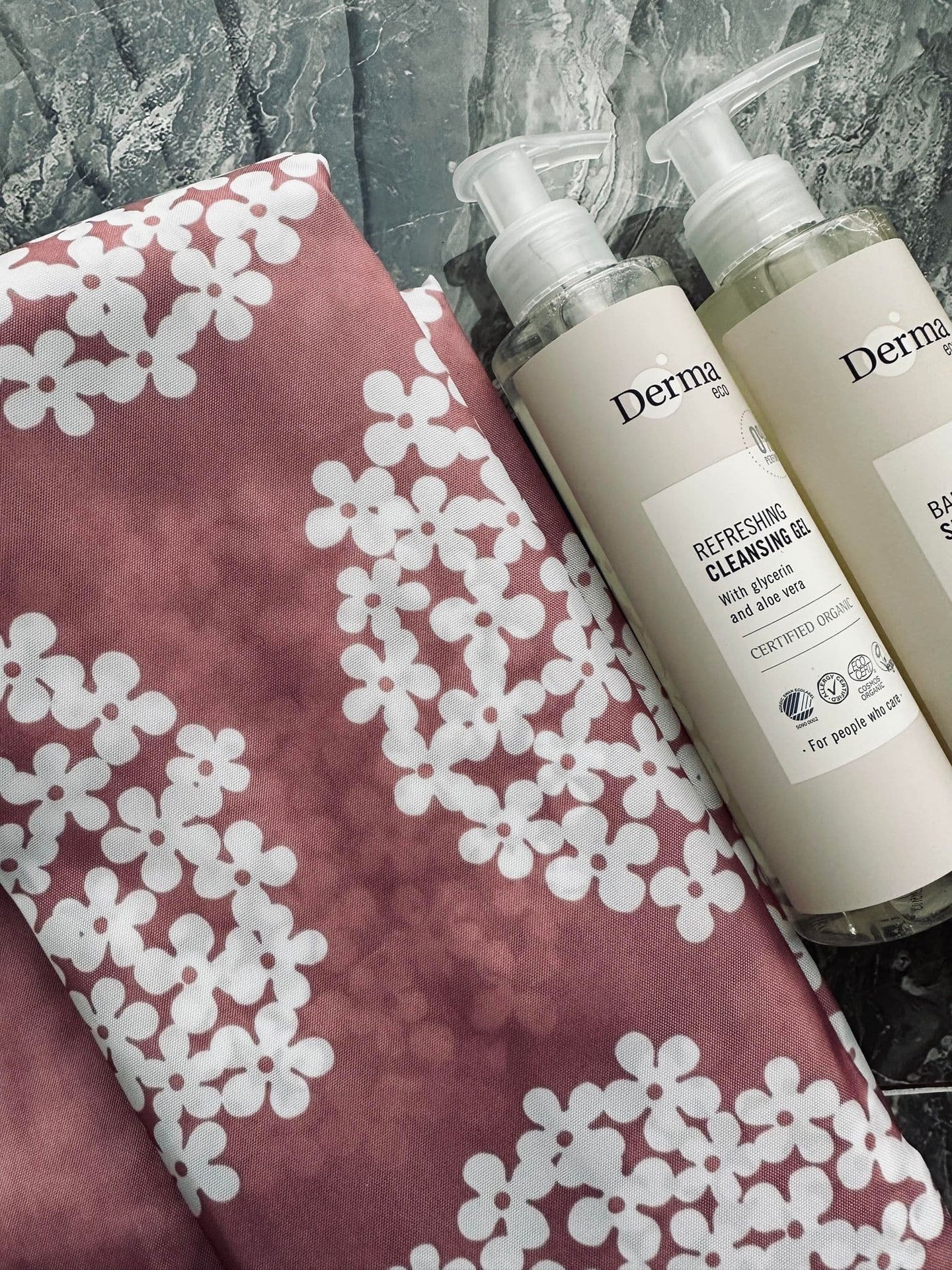 Bruseforhæng - Rosa flower 180x180cm - VIAMAJA.DK