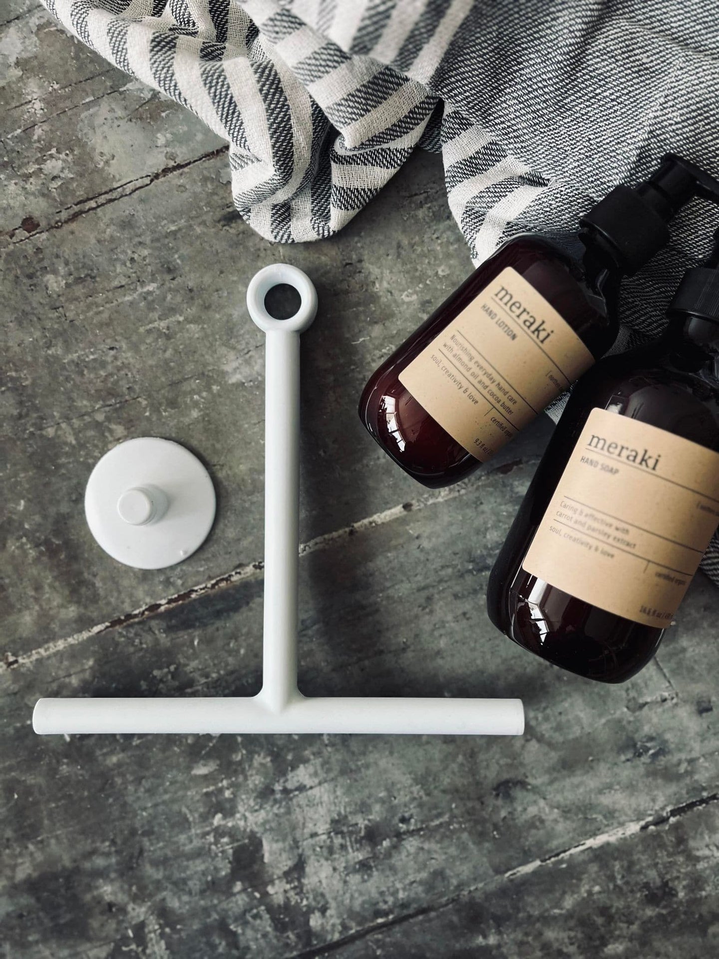 Bruseskraber med sugekop - Hvid - VIAMAJA.DK