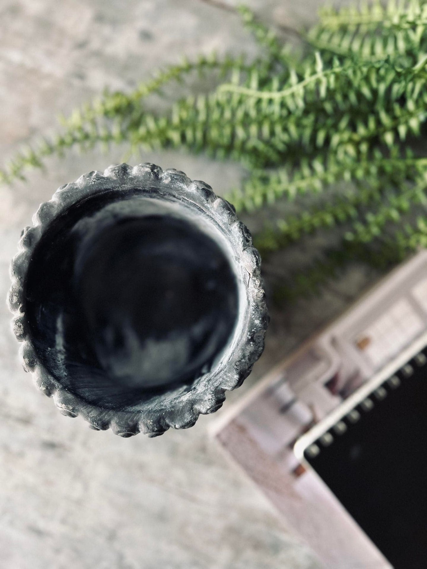 Buddha potte - Grå cement - VIAMAJA.DK