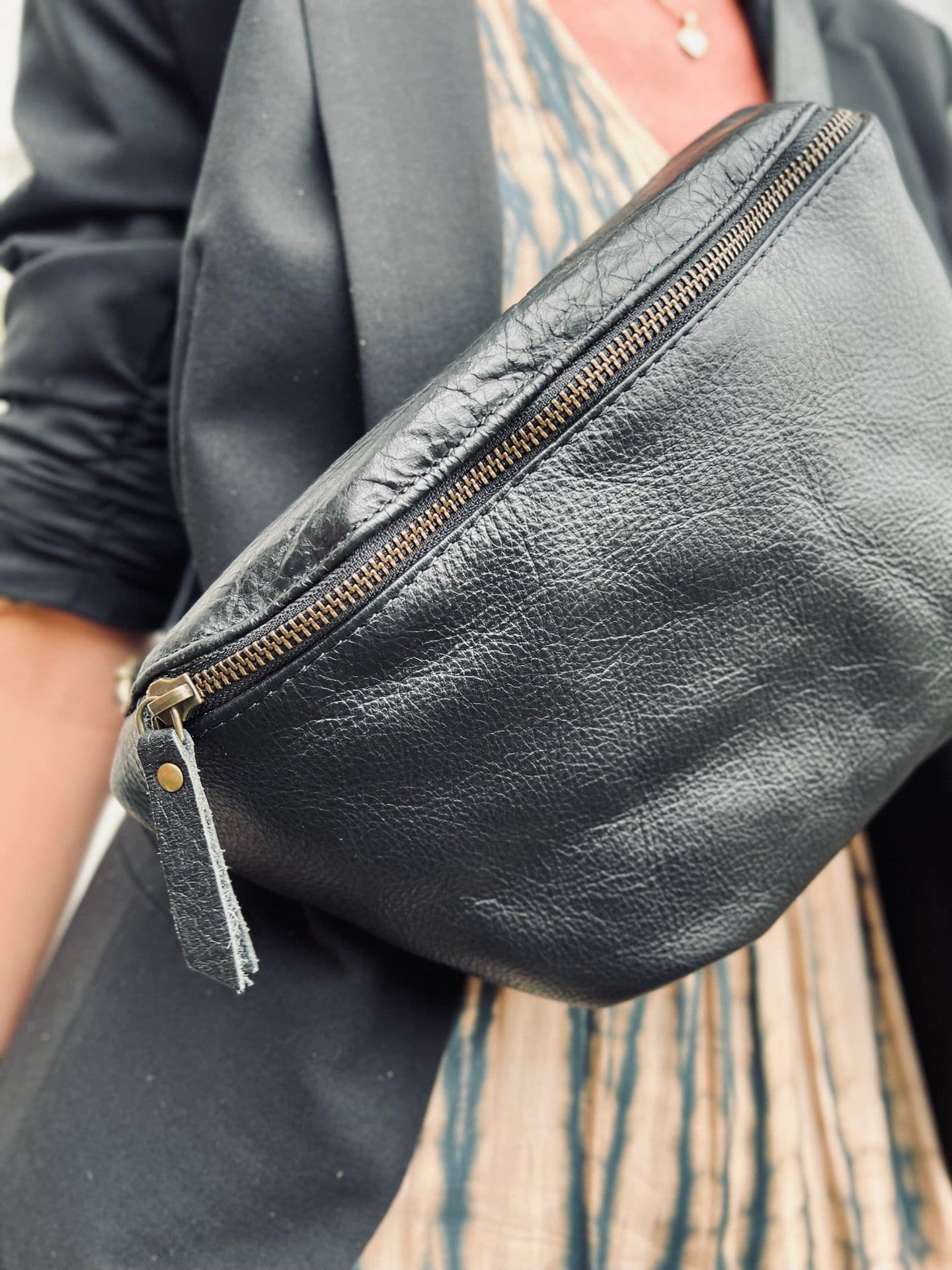 Bumbag BELLA i Black bøffellæder - 2. Sortering - VIAMAJA.DK