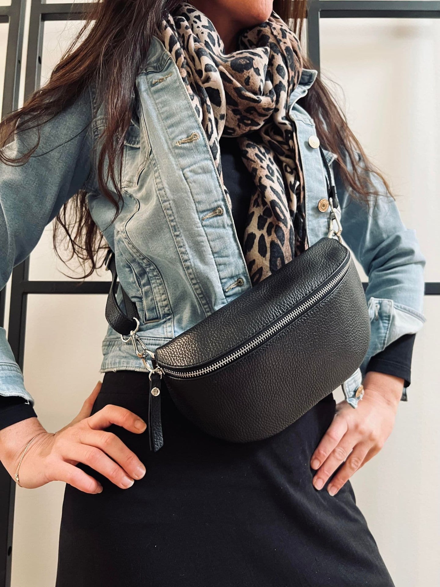 Bumbag Black leather - VIAMAJA.DK