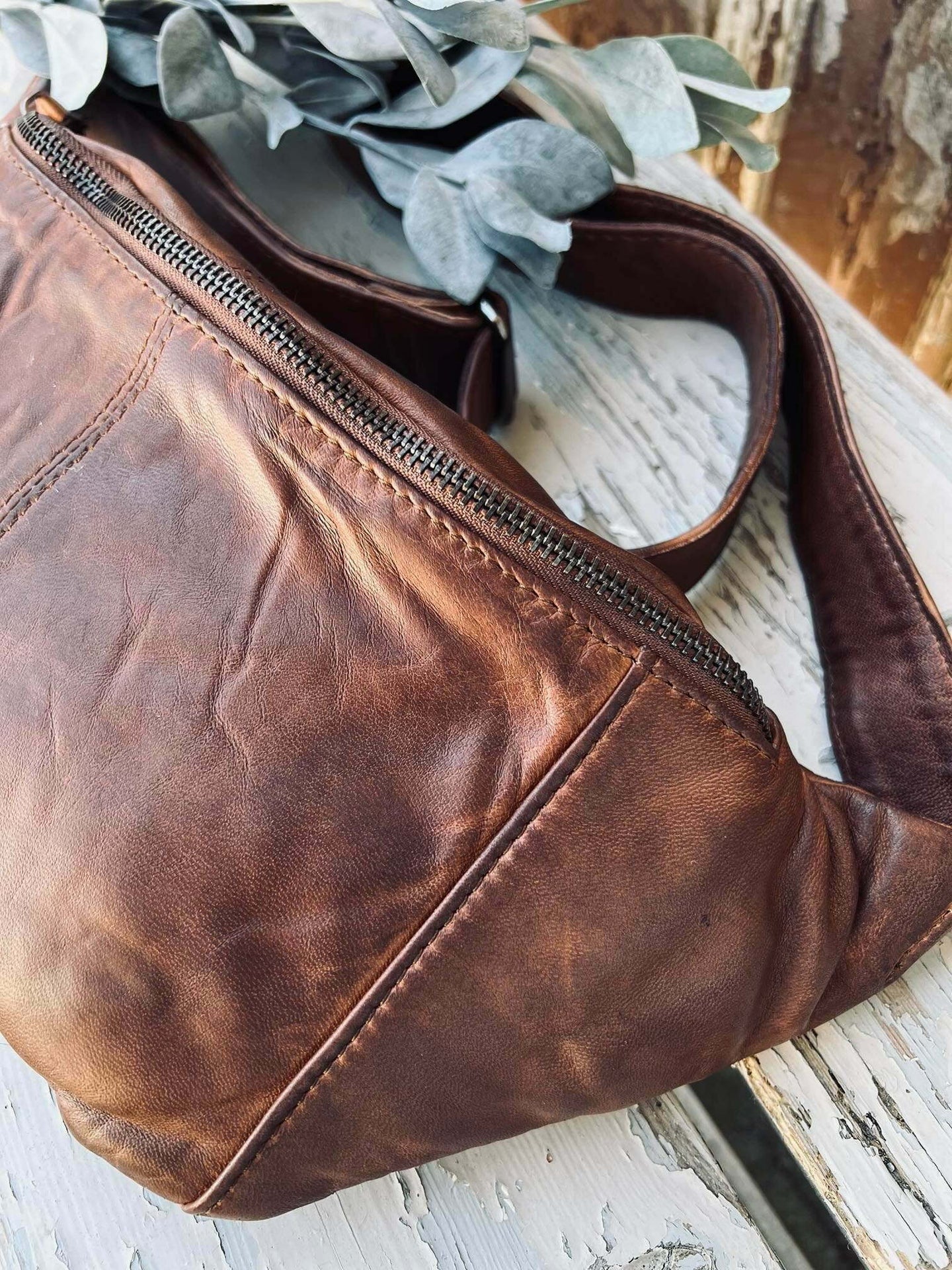 Bumbag JUNE - BIG Dark cognac - VIAMAJA.DK