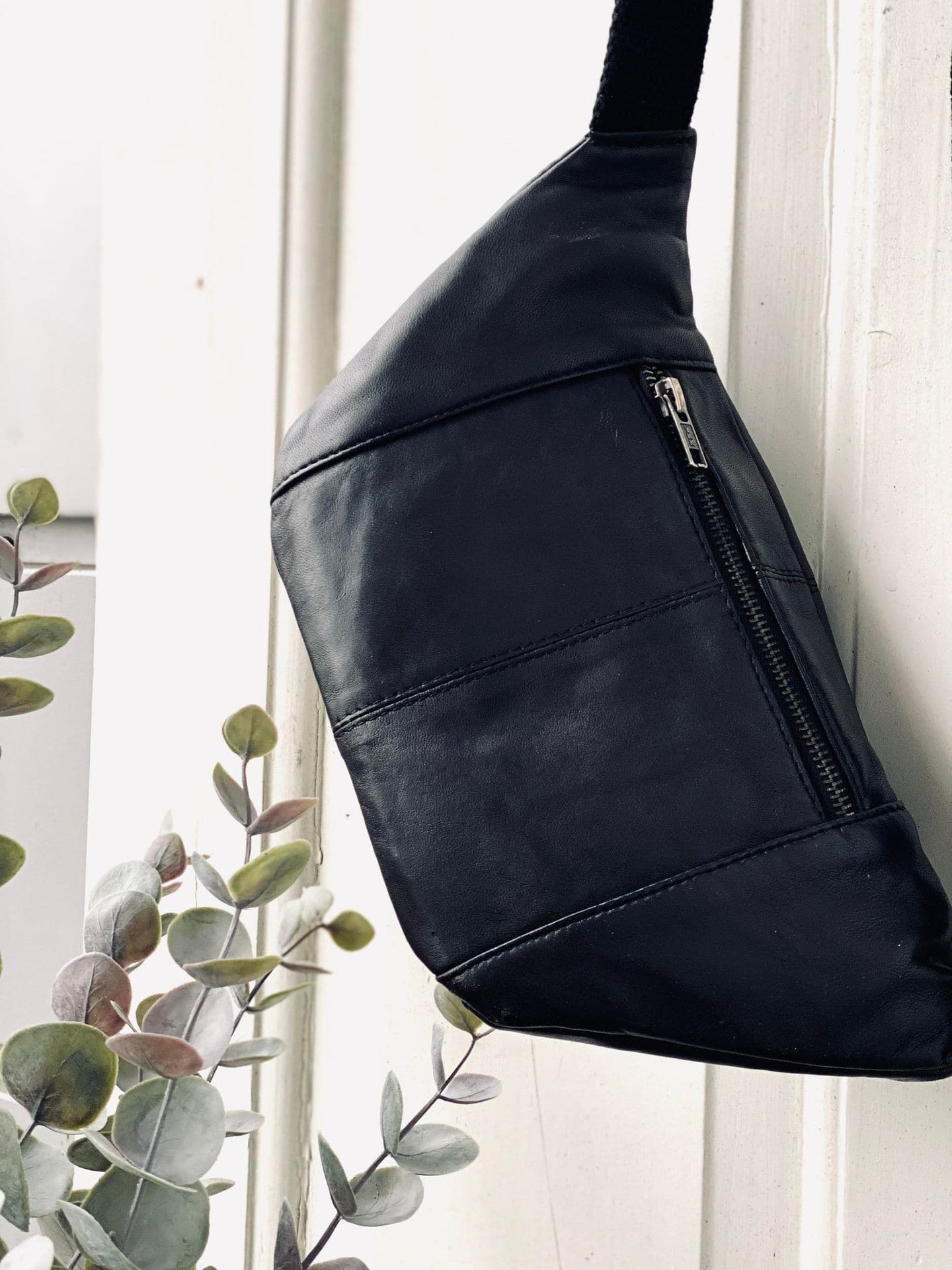 Bumbag JUNE black m. gunmetal - VIAMAJA.DK