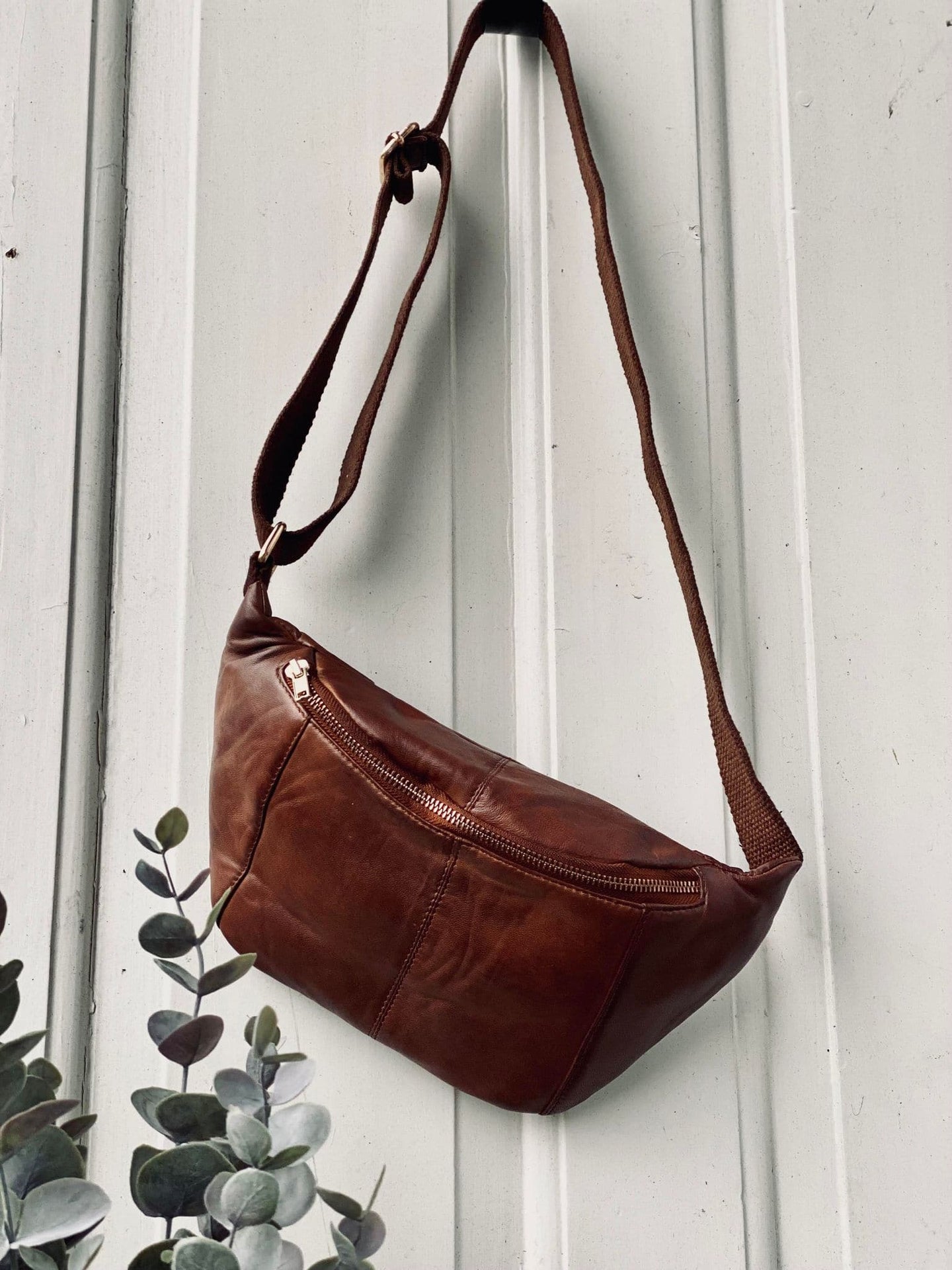 Bumbag JUNE - Dark cognac - VIAMAJA.DK