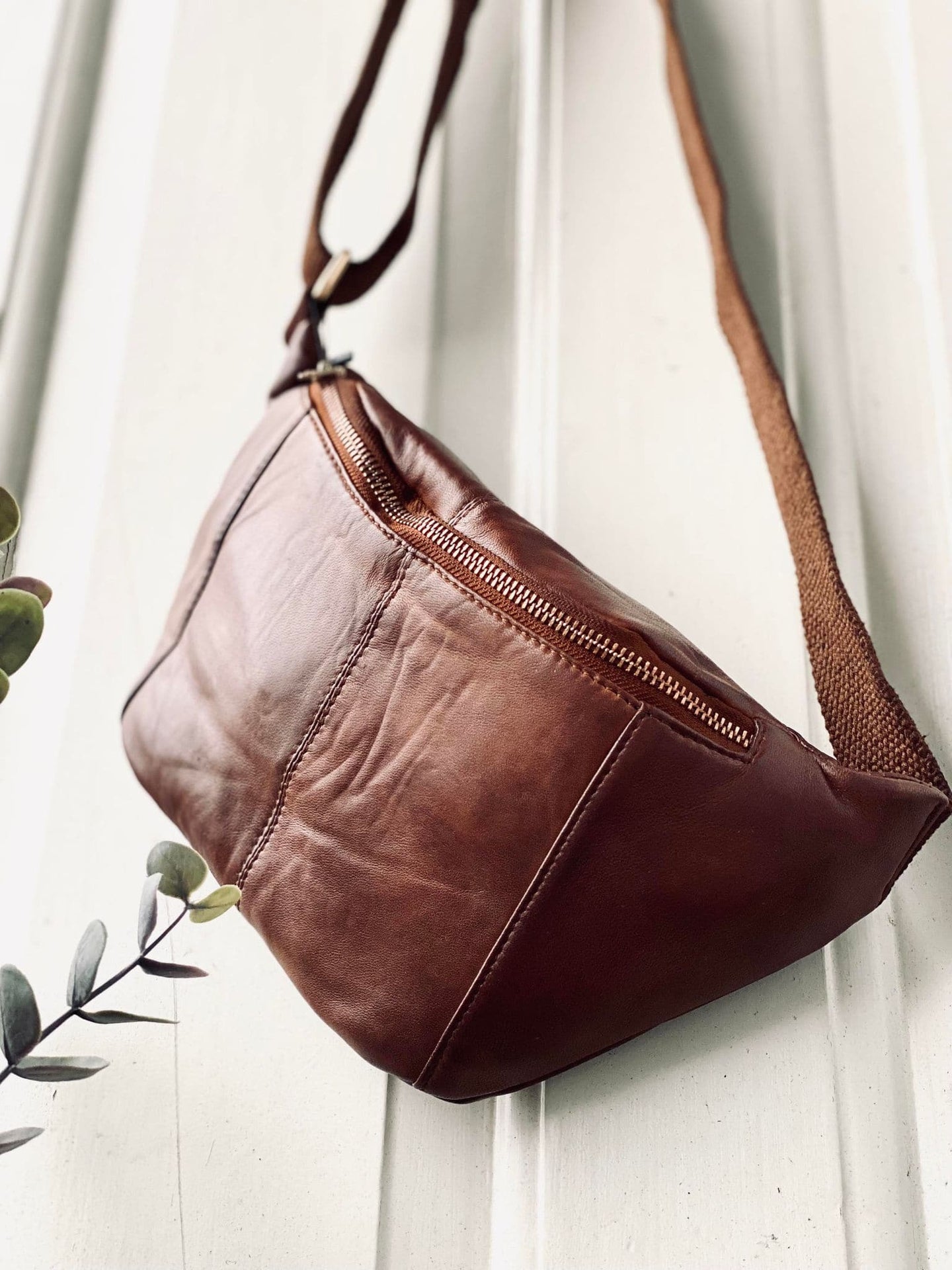 Bumbag JUNE - Dark cognac - VIAMAJA.DK