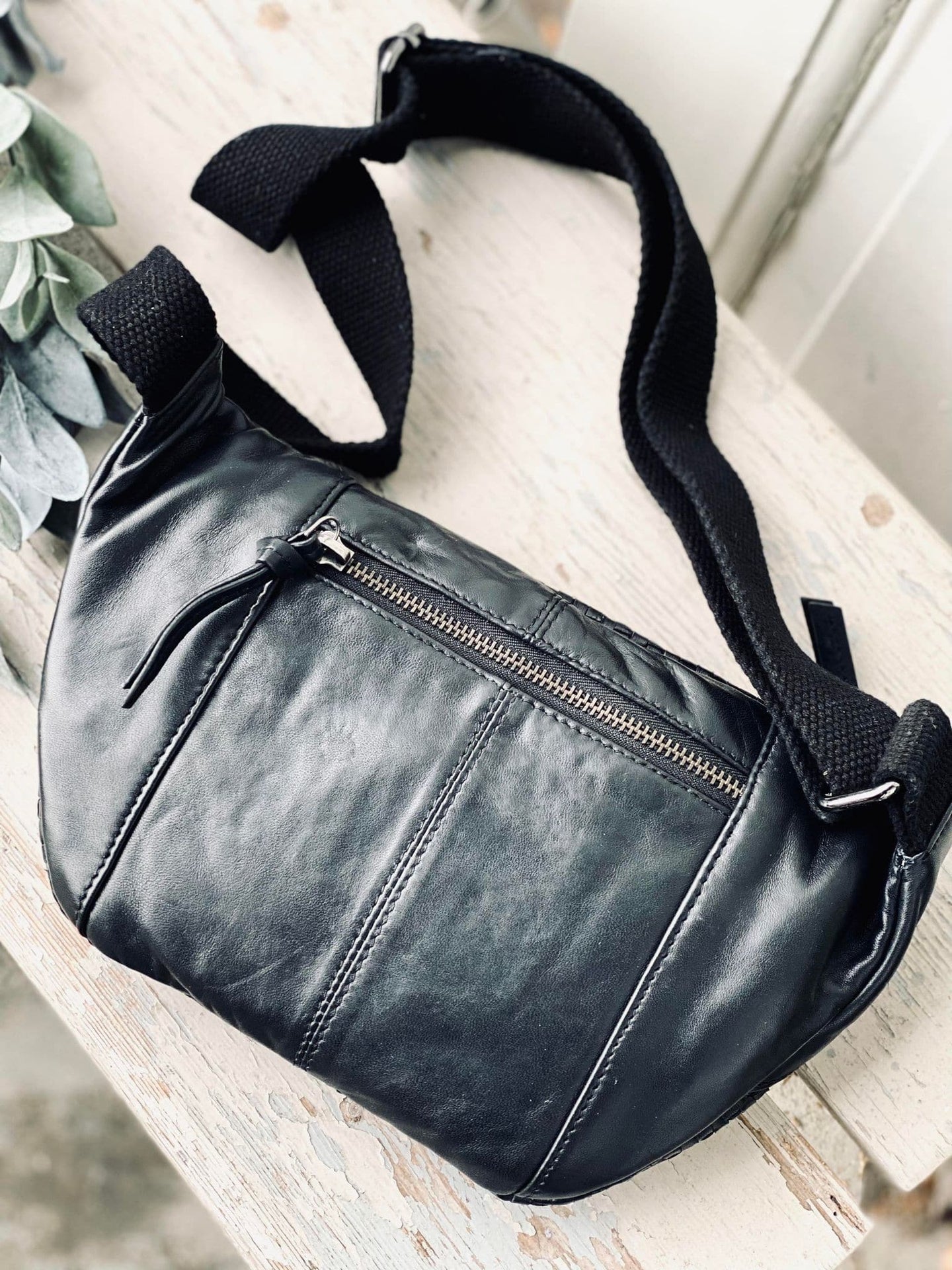 Bumbag KATIE flet - Black - VIAMAJA.DK