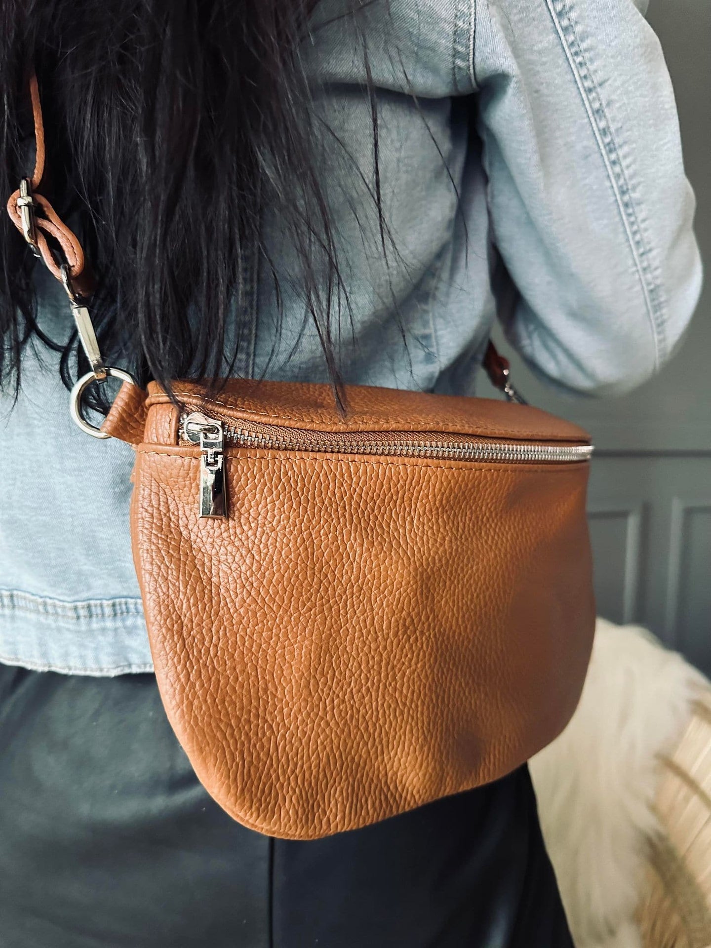 Bumbag Leona – Small cognac - VIAMAJA.DK