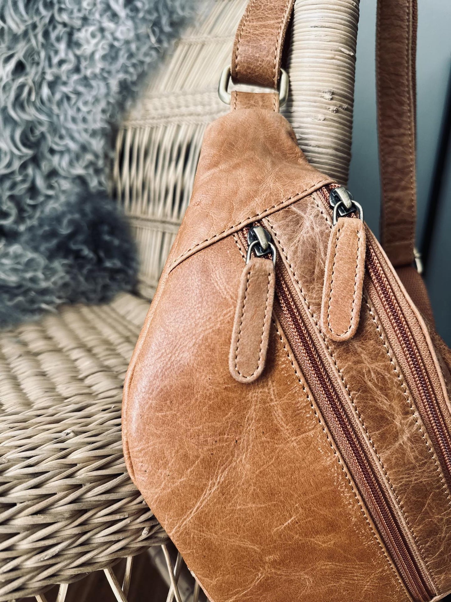 Bumbag LINA – Raw cognac - VIAMAJA.DK
