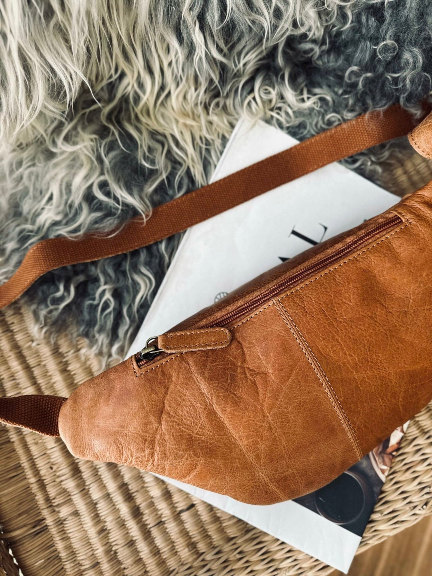 Bumbag LINA – Raw cognac - VIAMAJA.DK