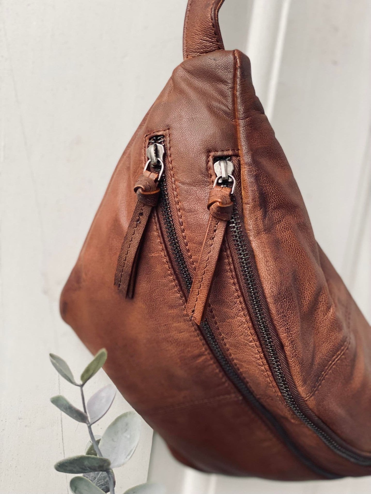 Bumbag LOCK - Dark cognac - VIAMAJA.DK