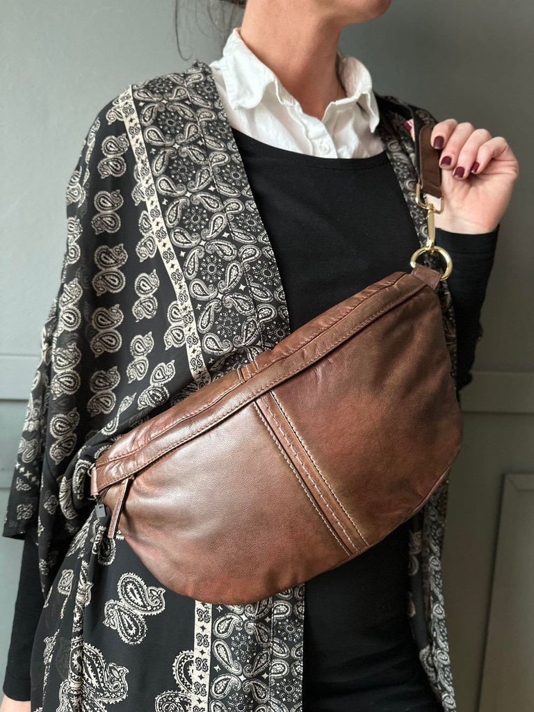 Bumbag m. kontrast - Dark cognac - VIAMAJA