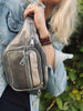 Bumbag MAY med silverblixtlås – Silverläder