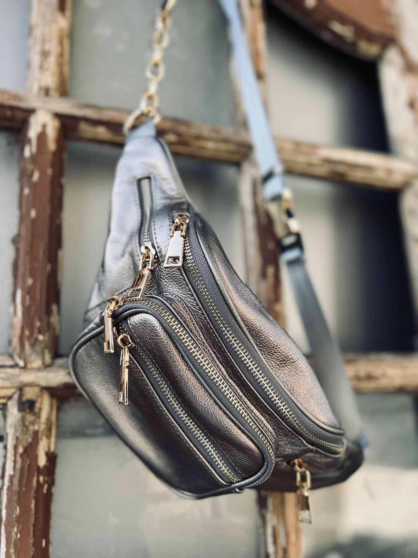 Bumbag MAY – Sølv læder med Guld lynlås - VIAMAJA.DK