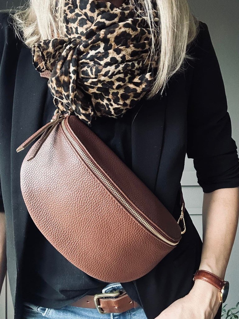 Bumbag med luxrem - Dark brown - VIAMAJA