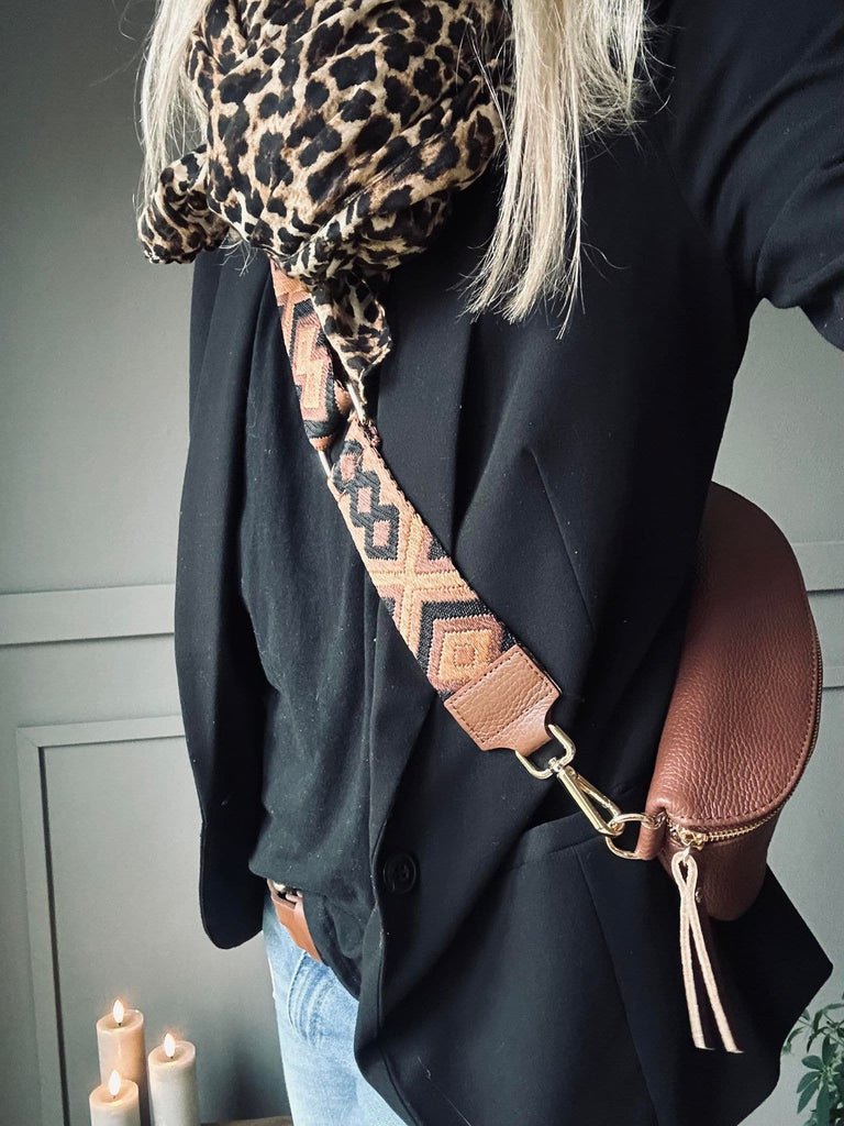 Bumbag med luxrem - Dark brown - VIAMAJA