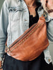 Bumbag med nitar – Walnut