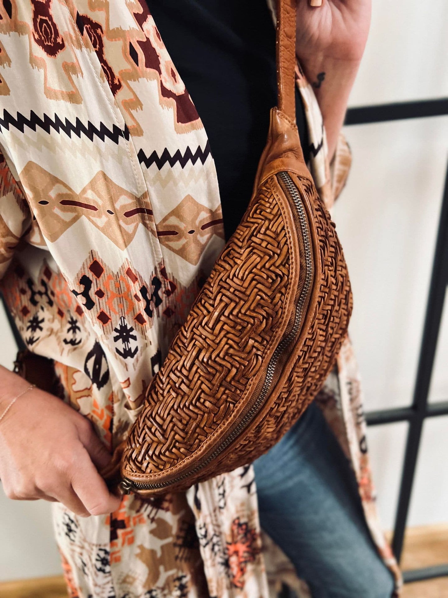 Bumbag - Unik cognac flet mønster - VIAMAJA.DK
