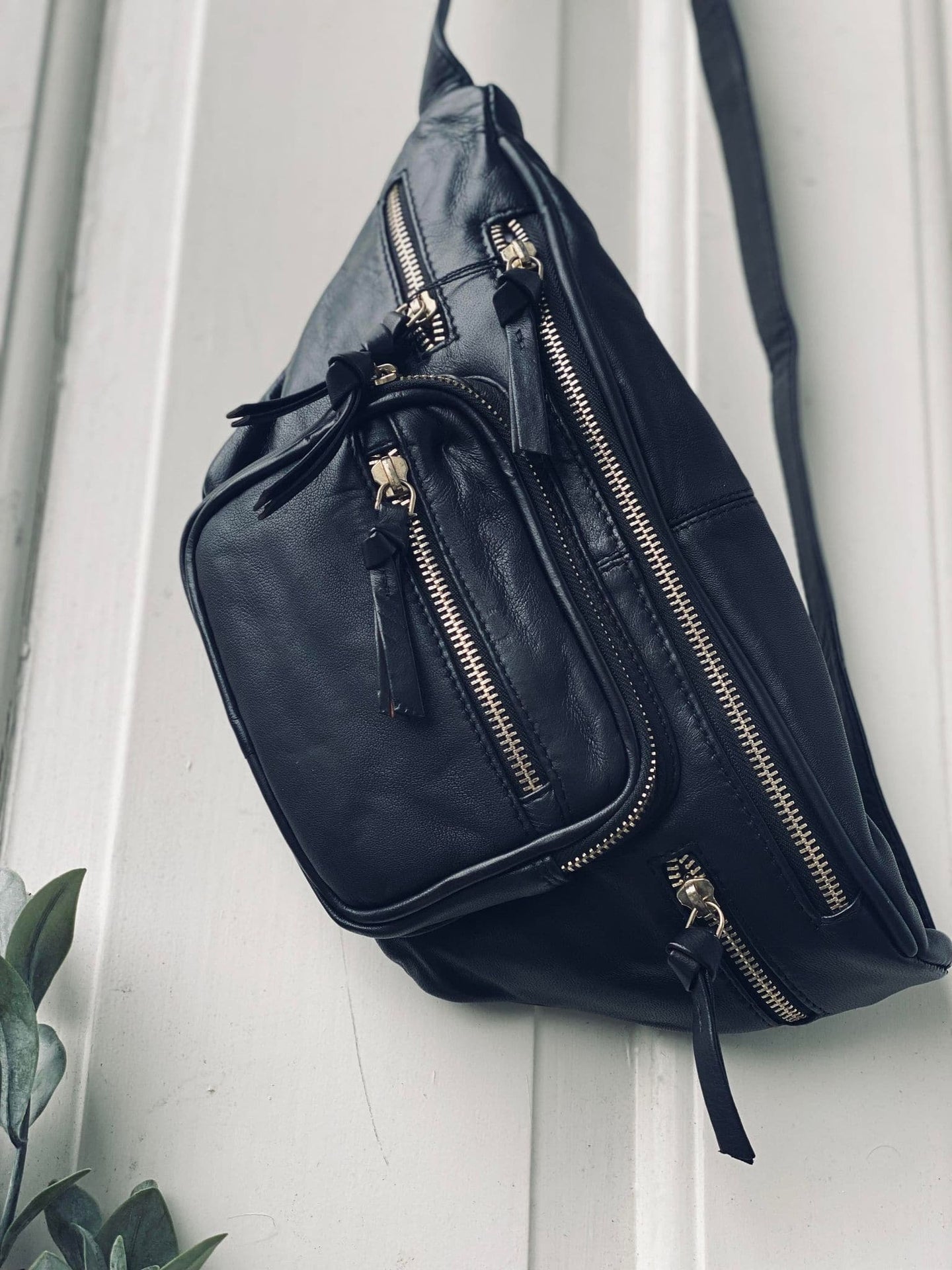 Bumbag - VINTAGE Black / Gold - VIAMAJA.DK