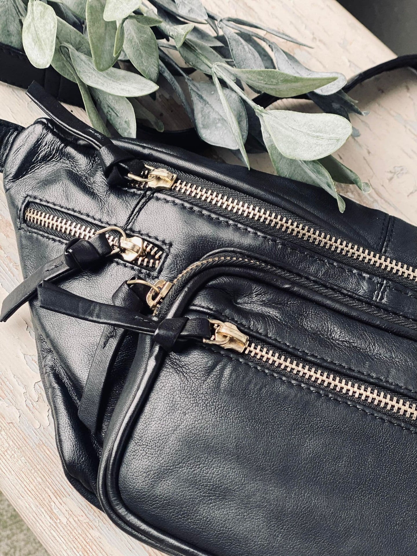 Bumbag - VINTAGE Black / Gold - VIAMAJA.DK