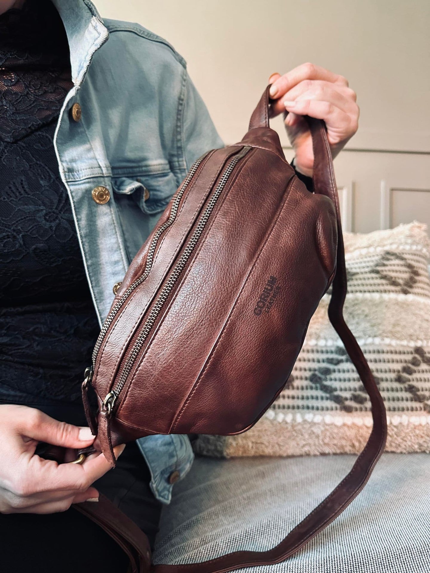 Bumbag washed cow – Brown - VIAMAJA.DK