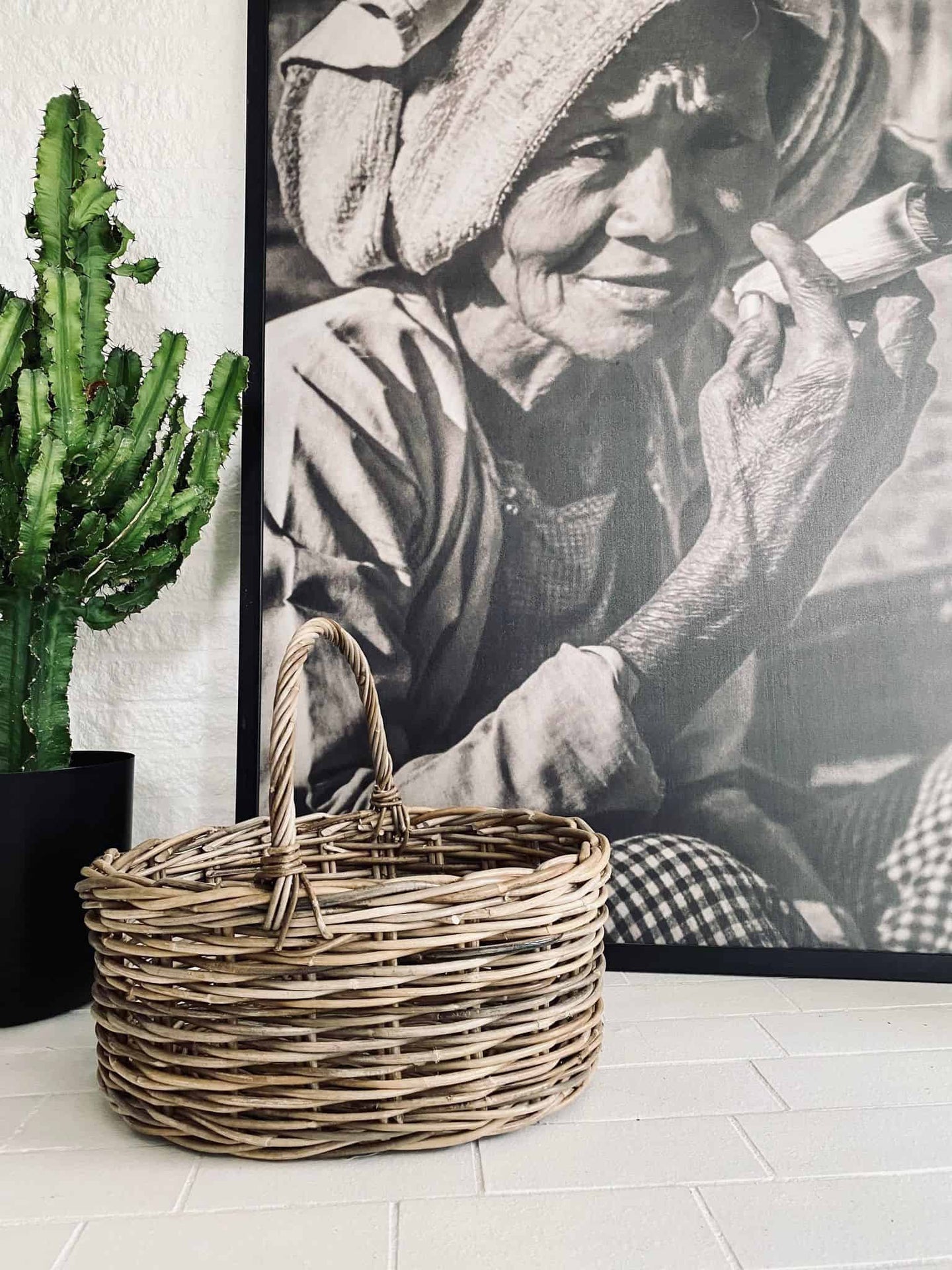 Bykurv i grå rattan - VIAMAJA.DK