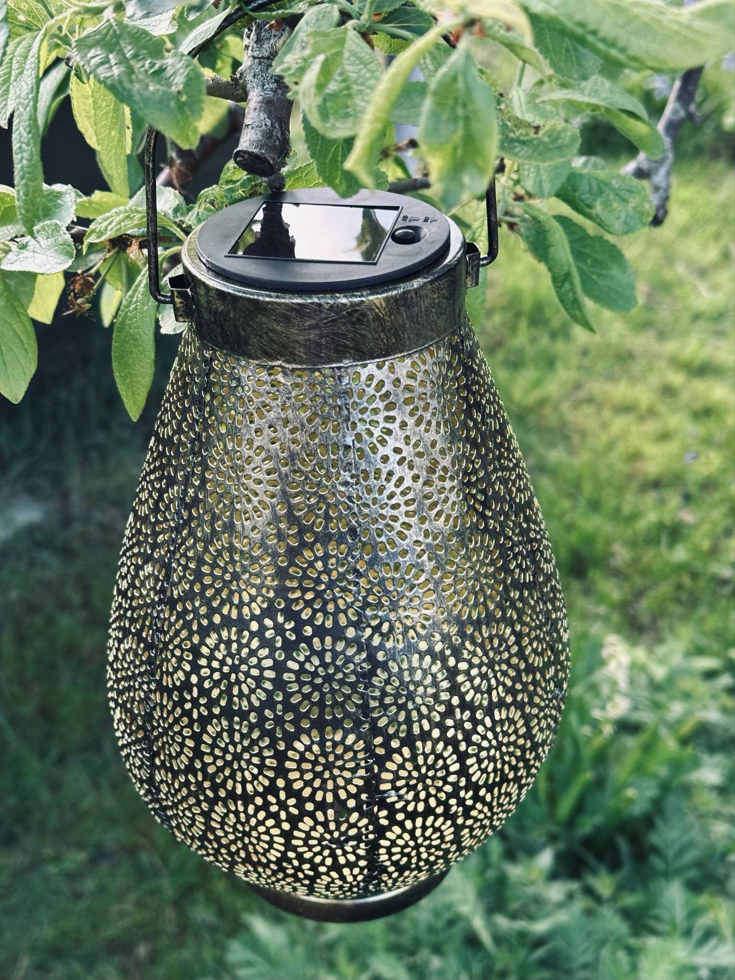 Lykta med solceller - GOLDEN