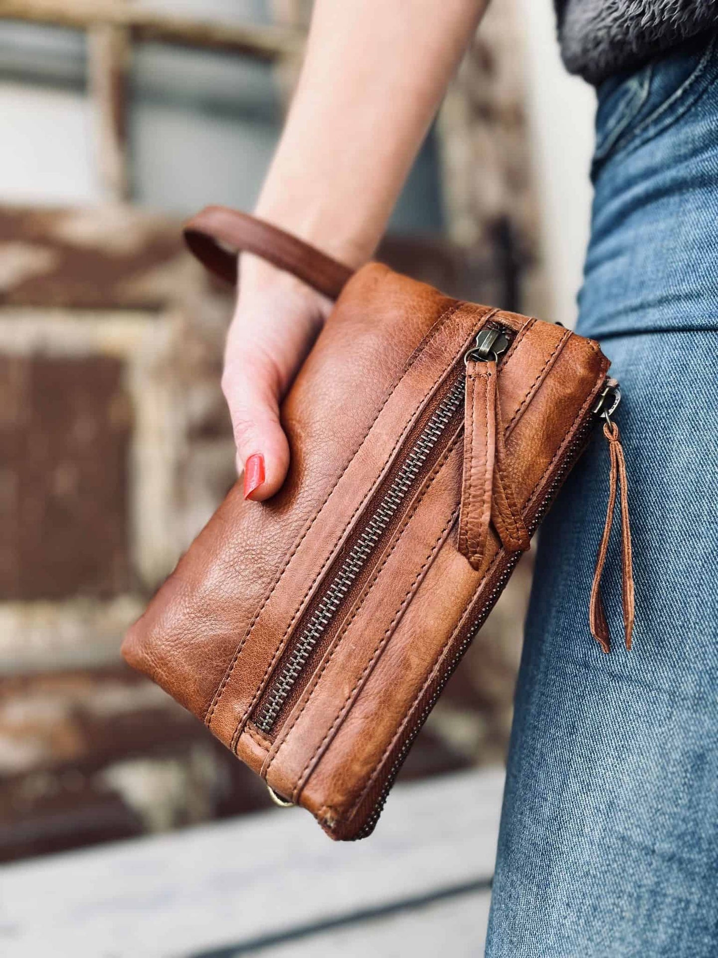Clutch LAURA - Walnut - VIAMAJA.DK