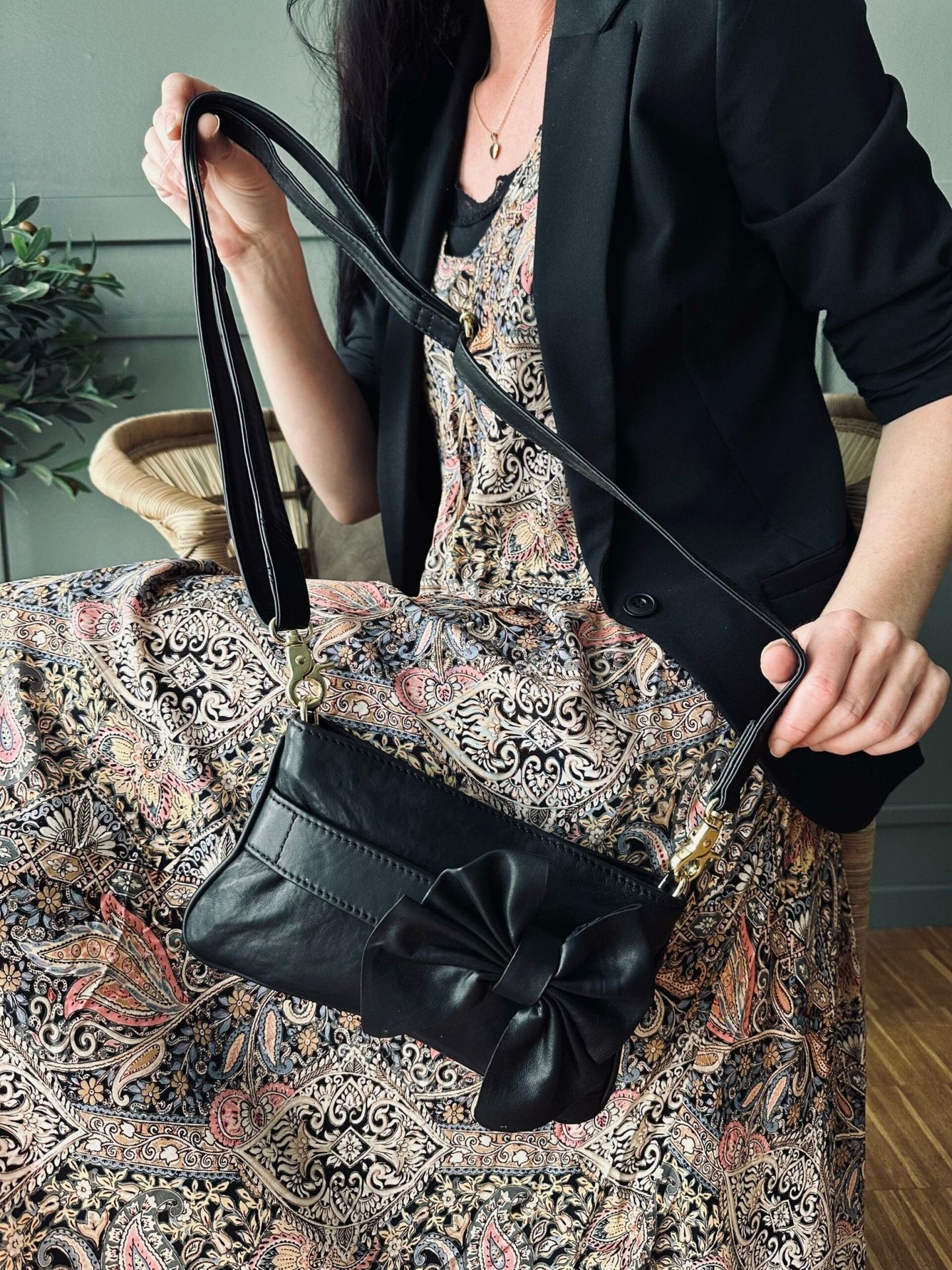 Clutch med sløjfe – Black leather - VIAMAJA.DK