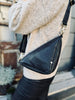 Cool black HALLY trekantig crossbody / bumbag