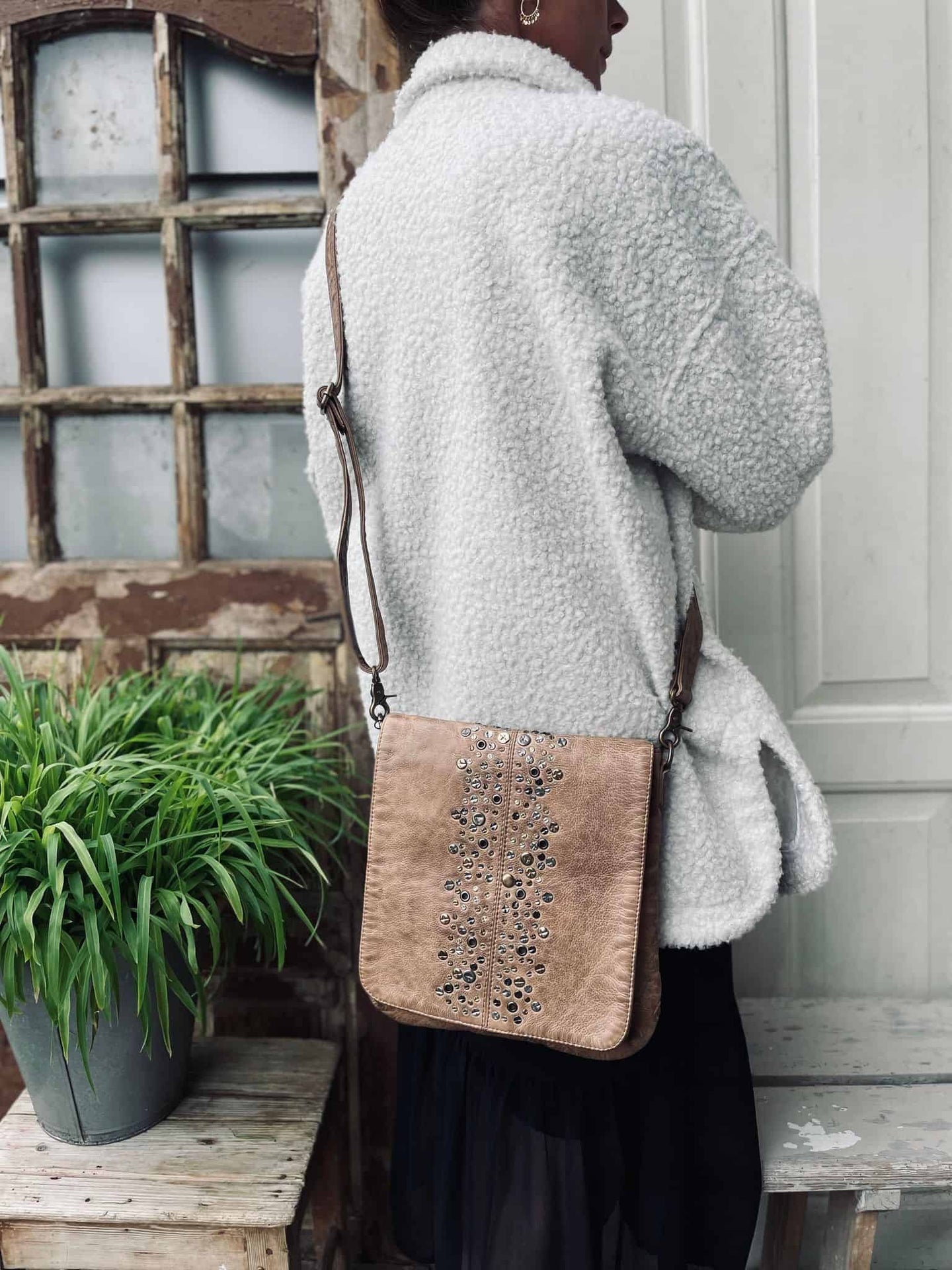 Cross over MIX i lækker kalveskind – Walnut - VIAMAJA.DK