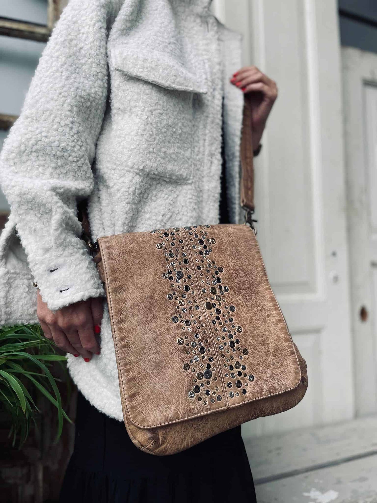 Cross over MIX i lækker kalveskind – Walnut - VIAMAJA.DK