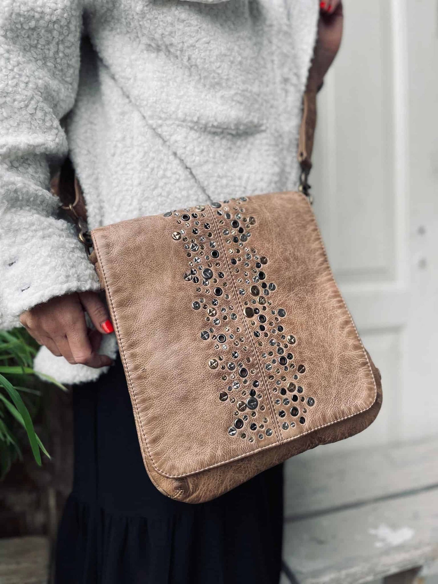 Cross over MIX i lækker kalveskind – Walnut - VIAMAJA.DK