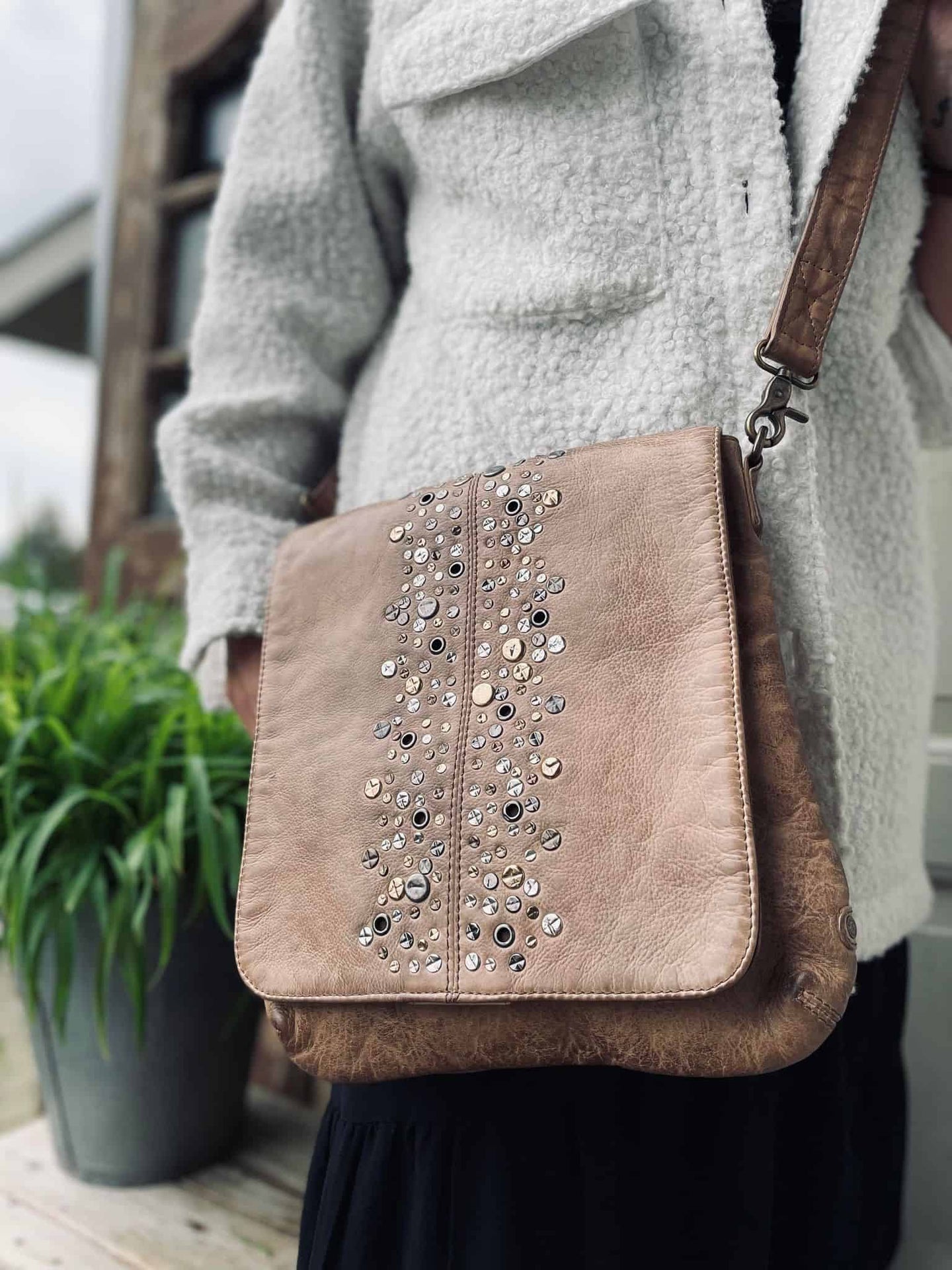 Cross over MIX i lækker kalveskind – Walnut - VIAMAJA.DK