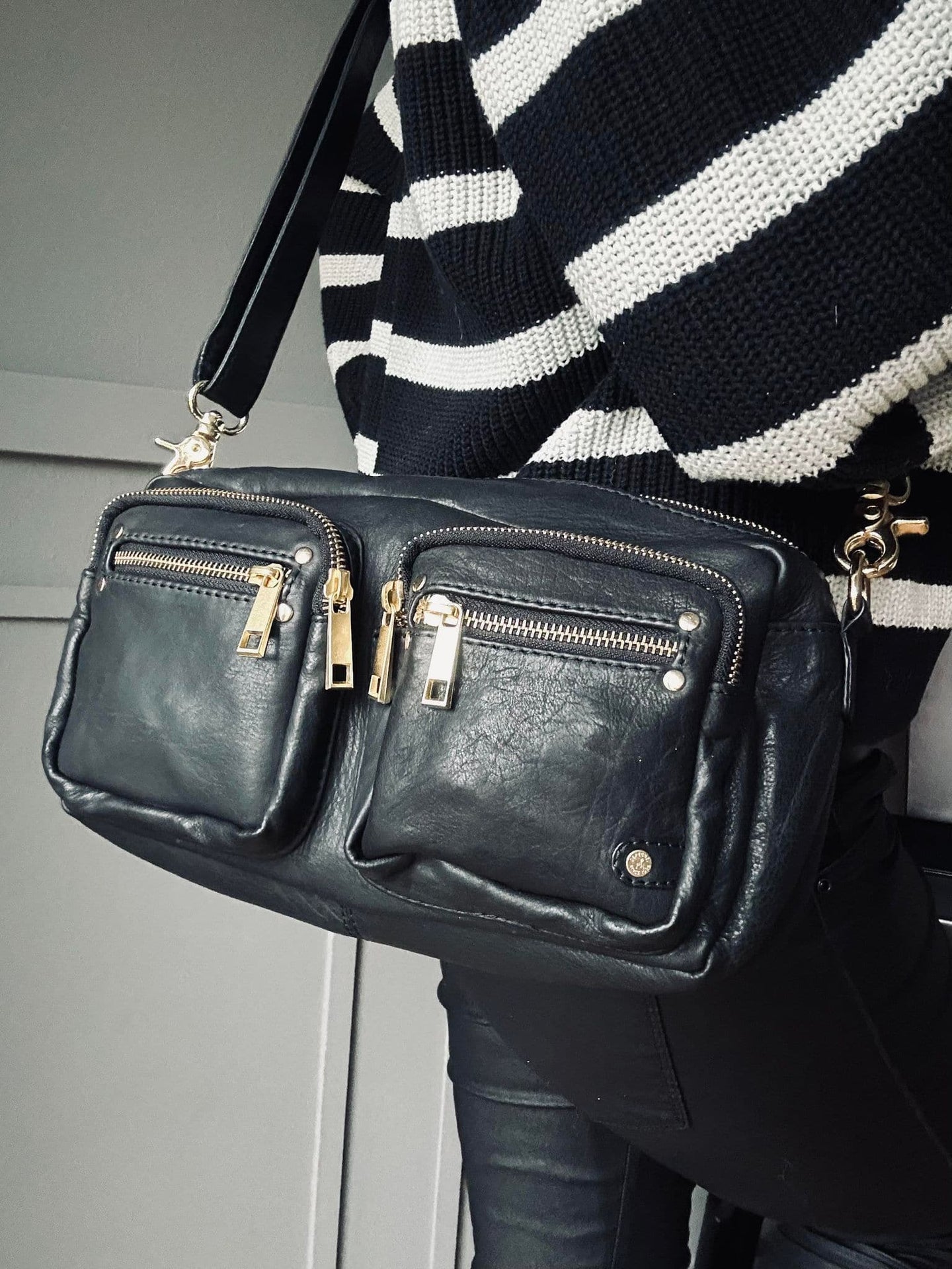 Crossbody Black / gold - VIAMAJA.DK