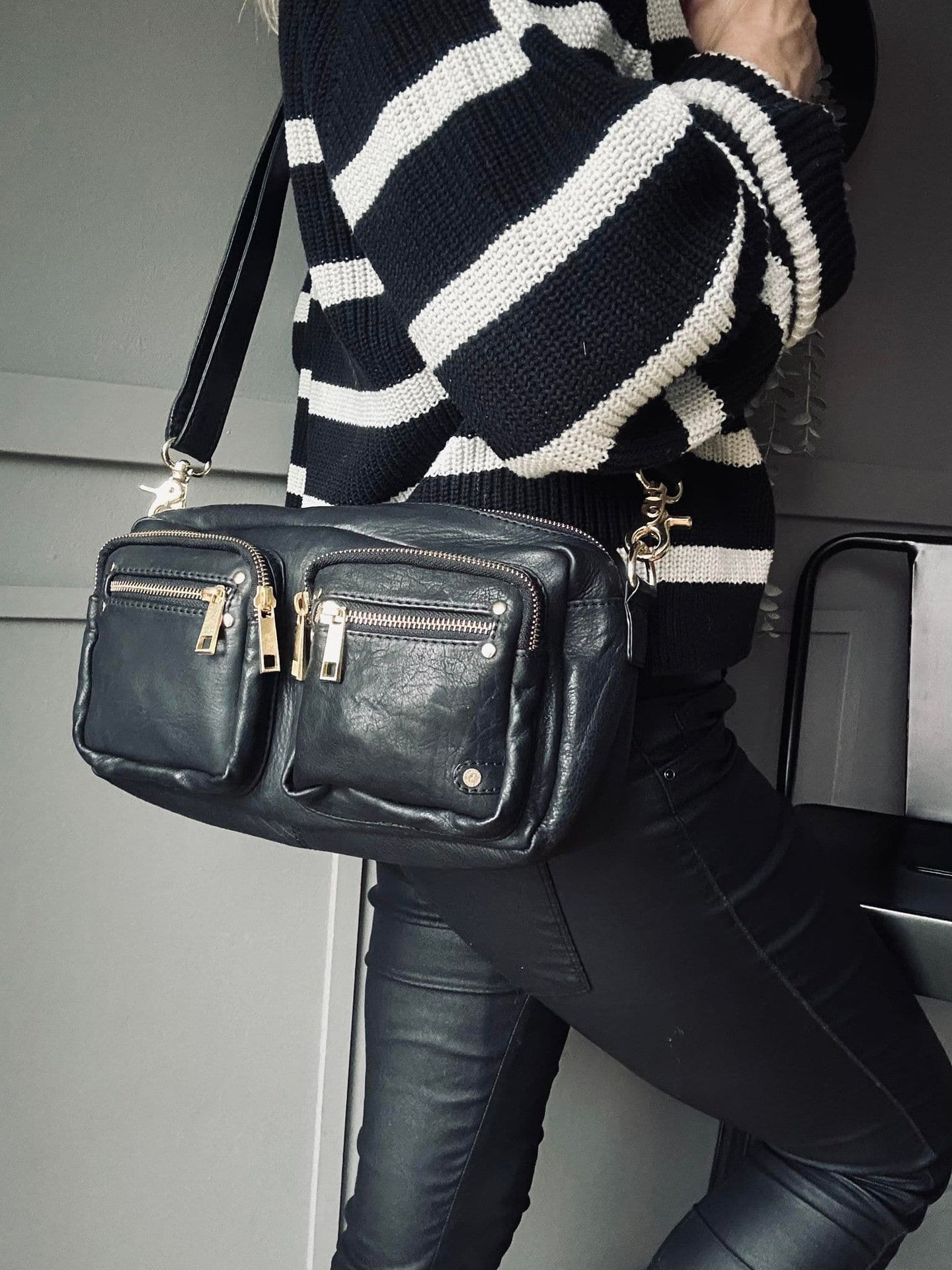Crossbody Black / gold - VIAMAJA.DK