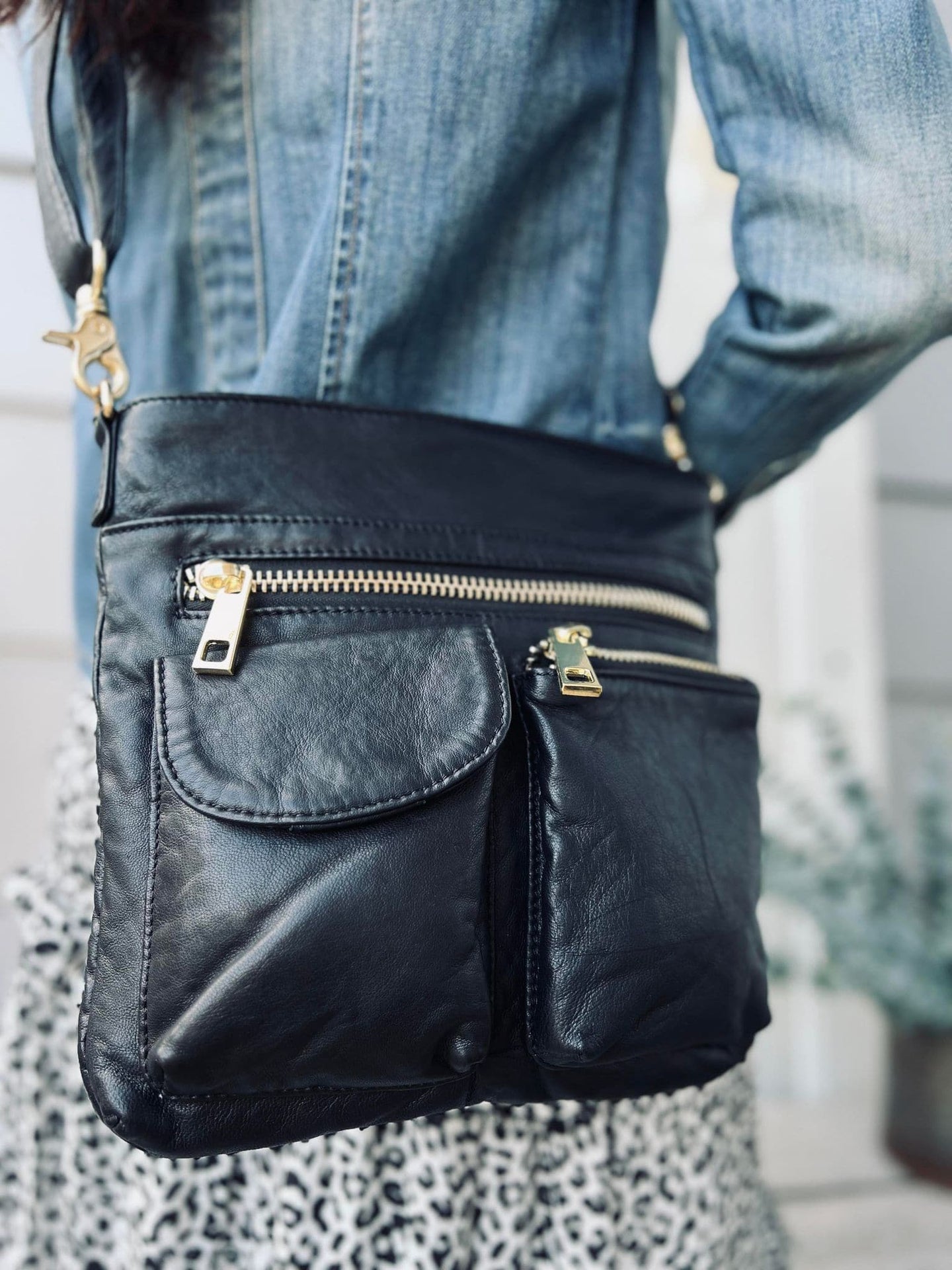 Crossbody BLACK / GOLD - Ultra blød - VIAMAJA.DK