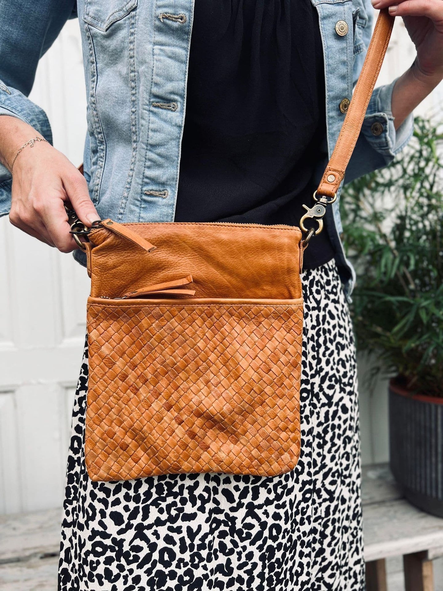 Crossbody - CHIC cognac - VIAMAJA.DK