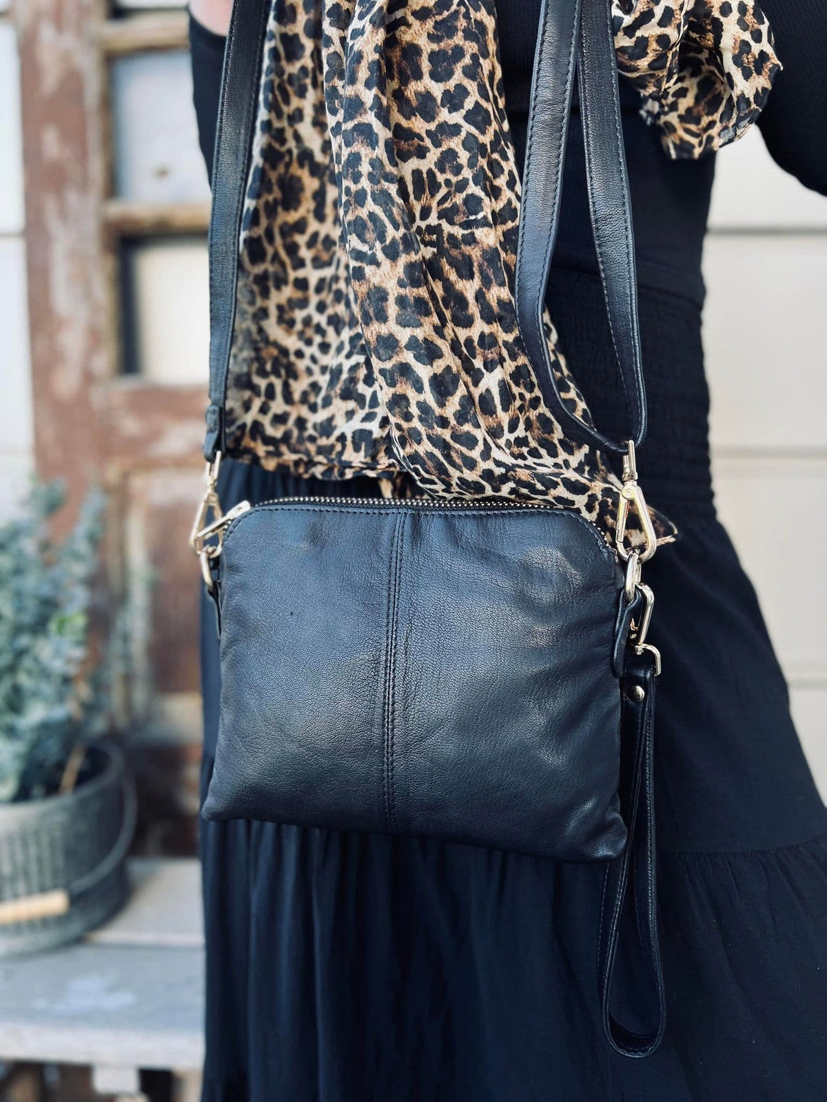 Crossbody clutch ALICE Black - Taskerem medfølger - VIAMAJA.DK