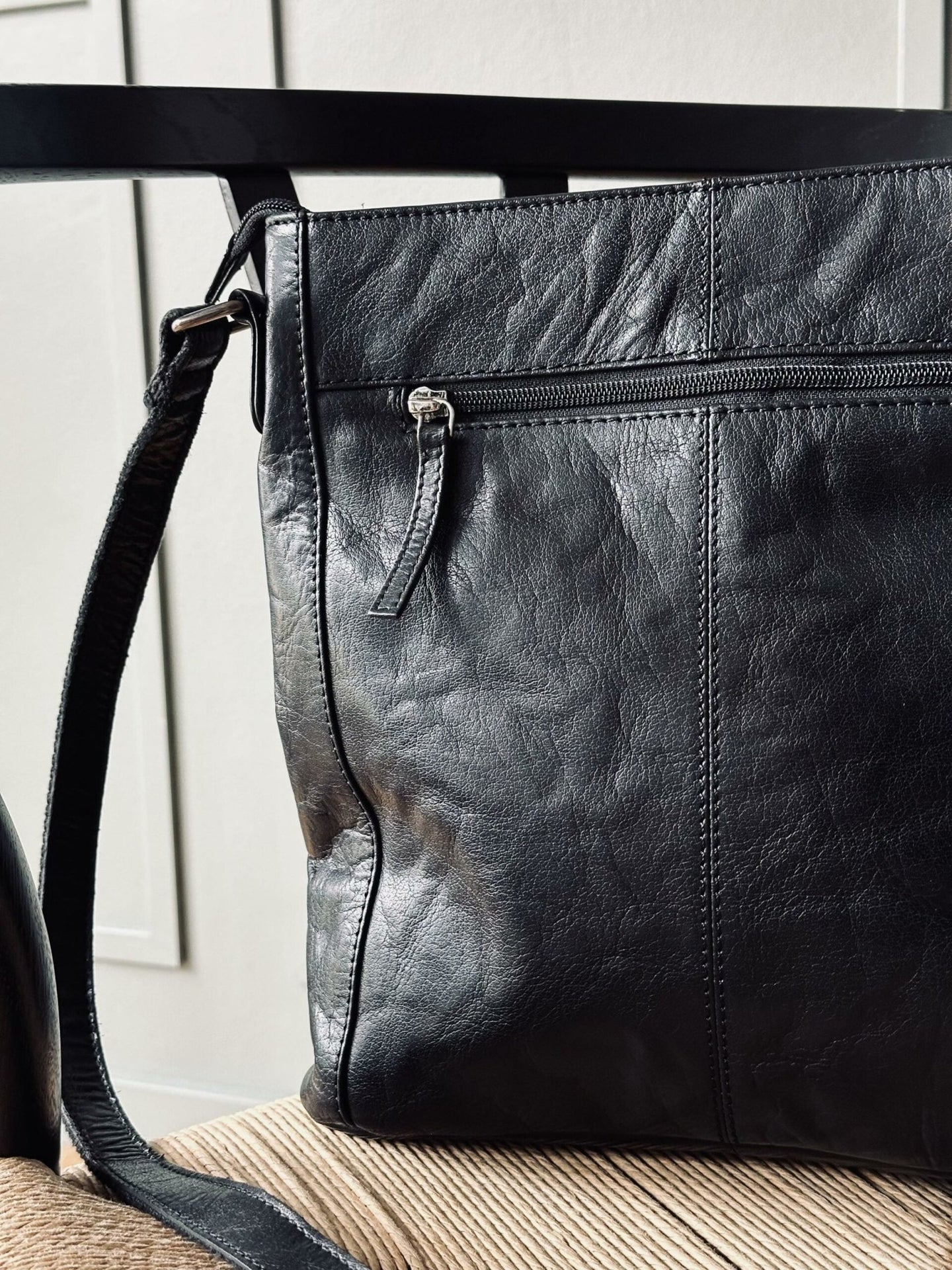 Crossbody Dina Black - VIAMAJA.DK