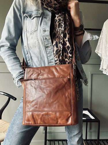 Crossbody Dina dark cognac - VIAMAJA.DK