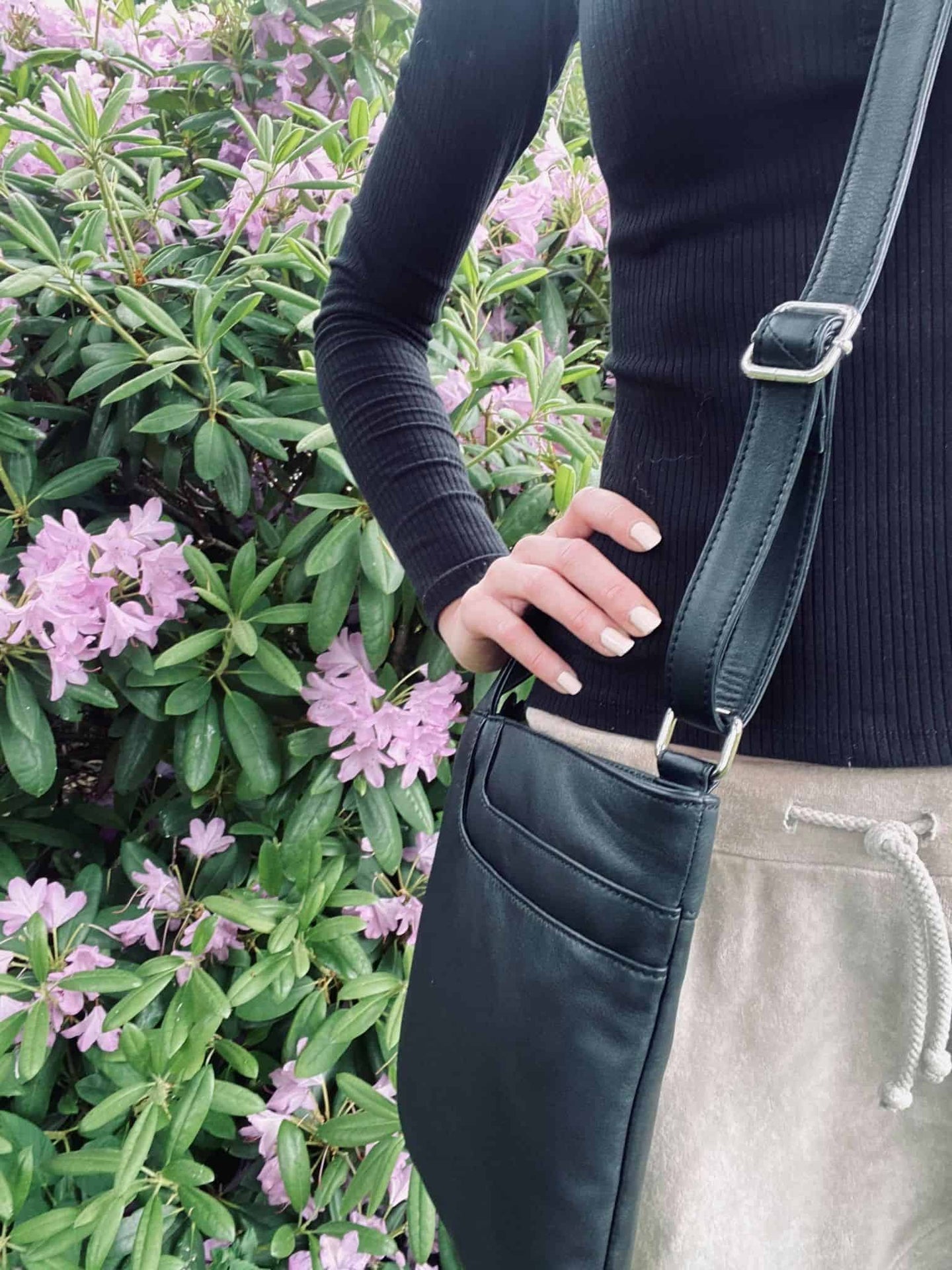 Crossbody GRY - Sort ultra blødt kalveskind - VIAMAJA.DK