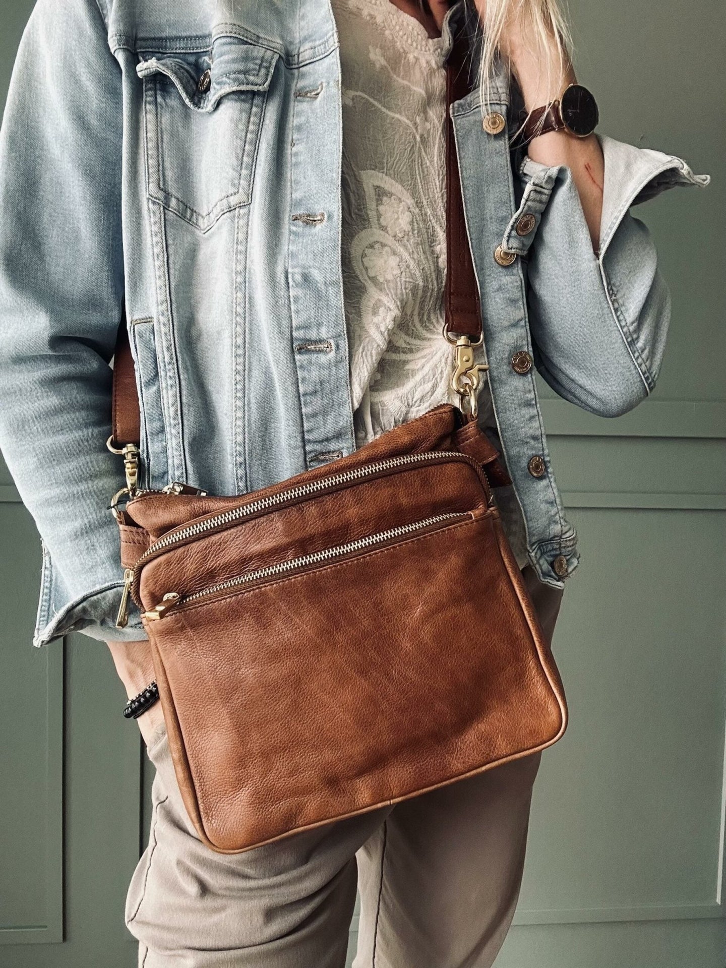 Crossbody Jenna Big – Walnut - VIAMAJA.DK