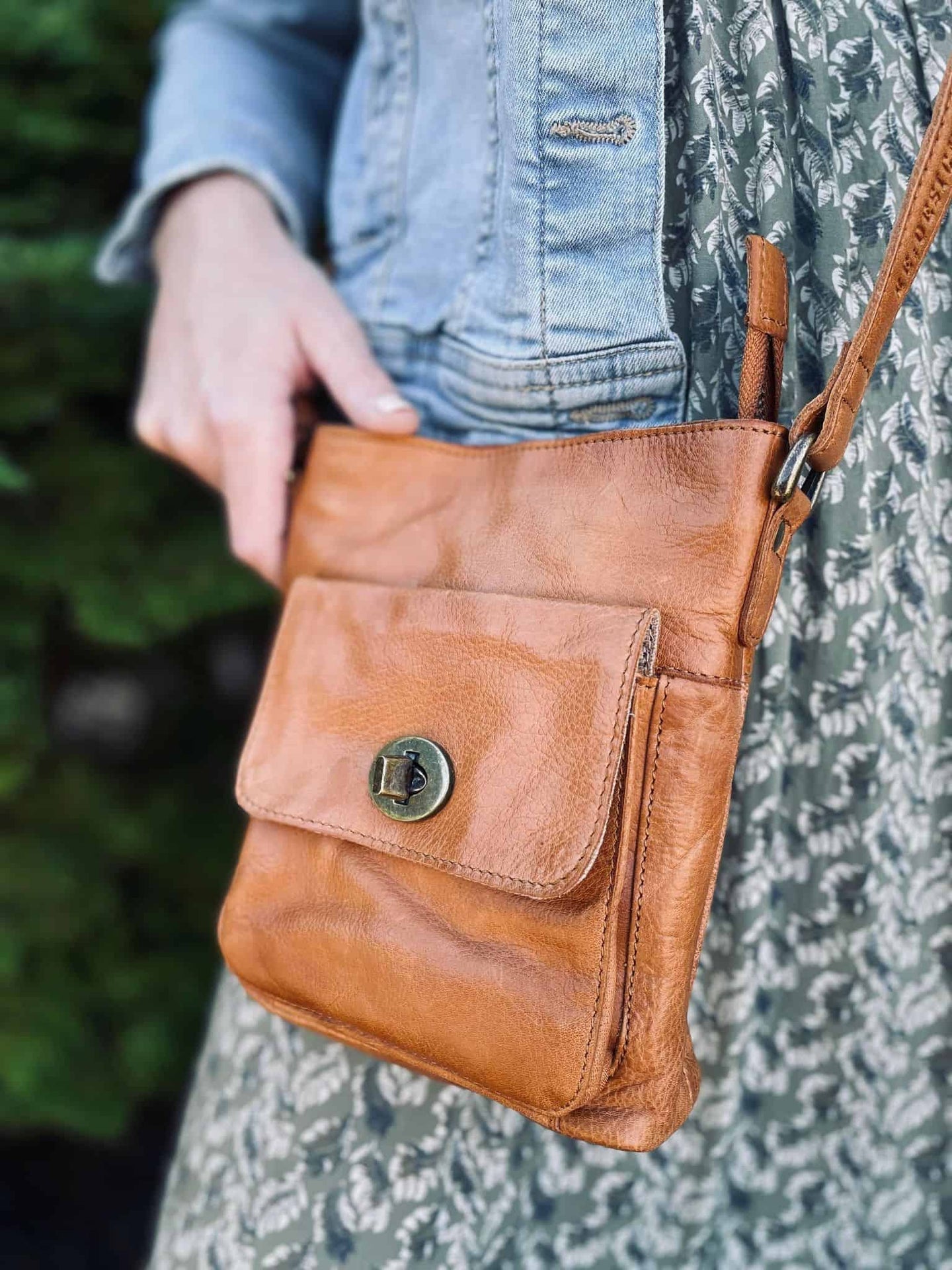 Crossbody MAY – Cognac - VIAMAJA.DK