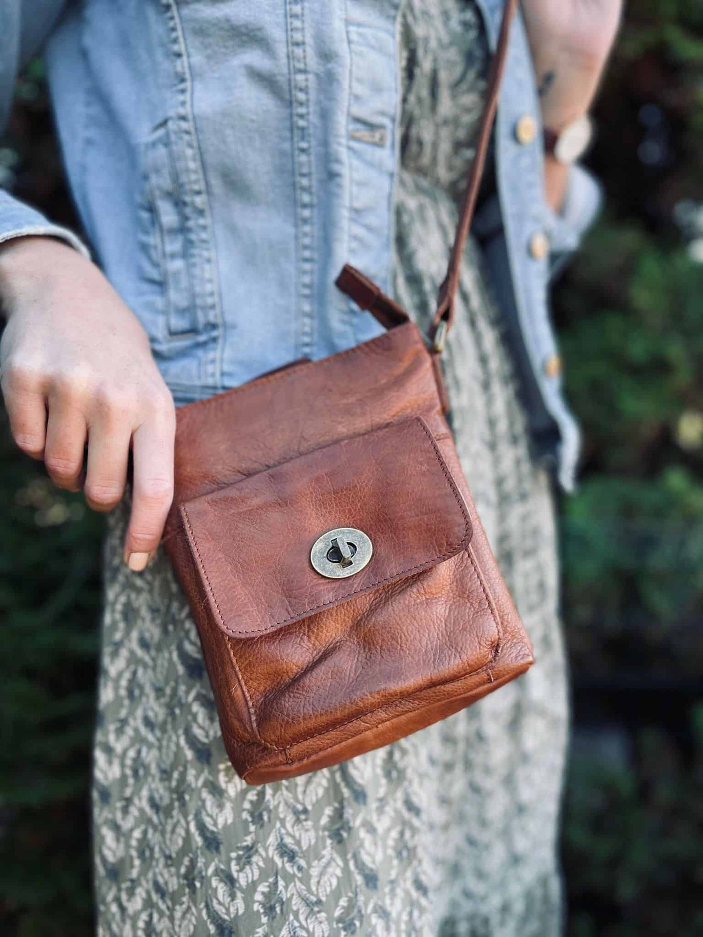 Crossbody MAY - Walnut - VIAMAJA.DK