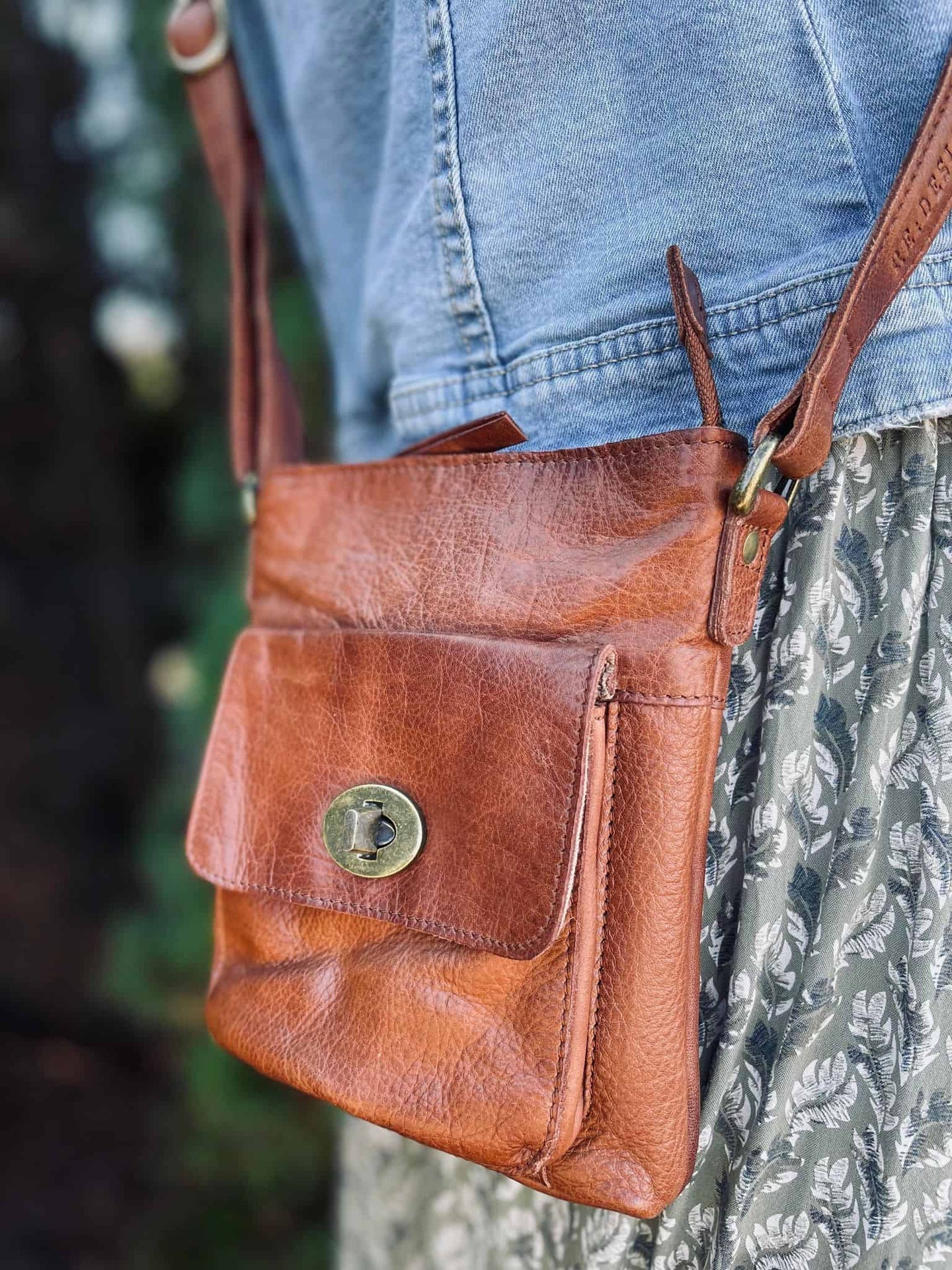 Crossbody MAY - Walnut - VIAMAJA.DK