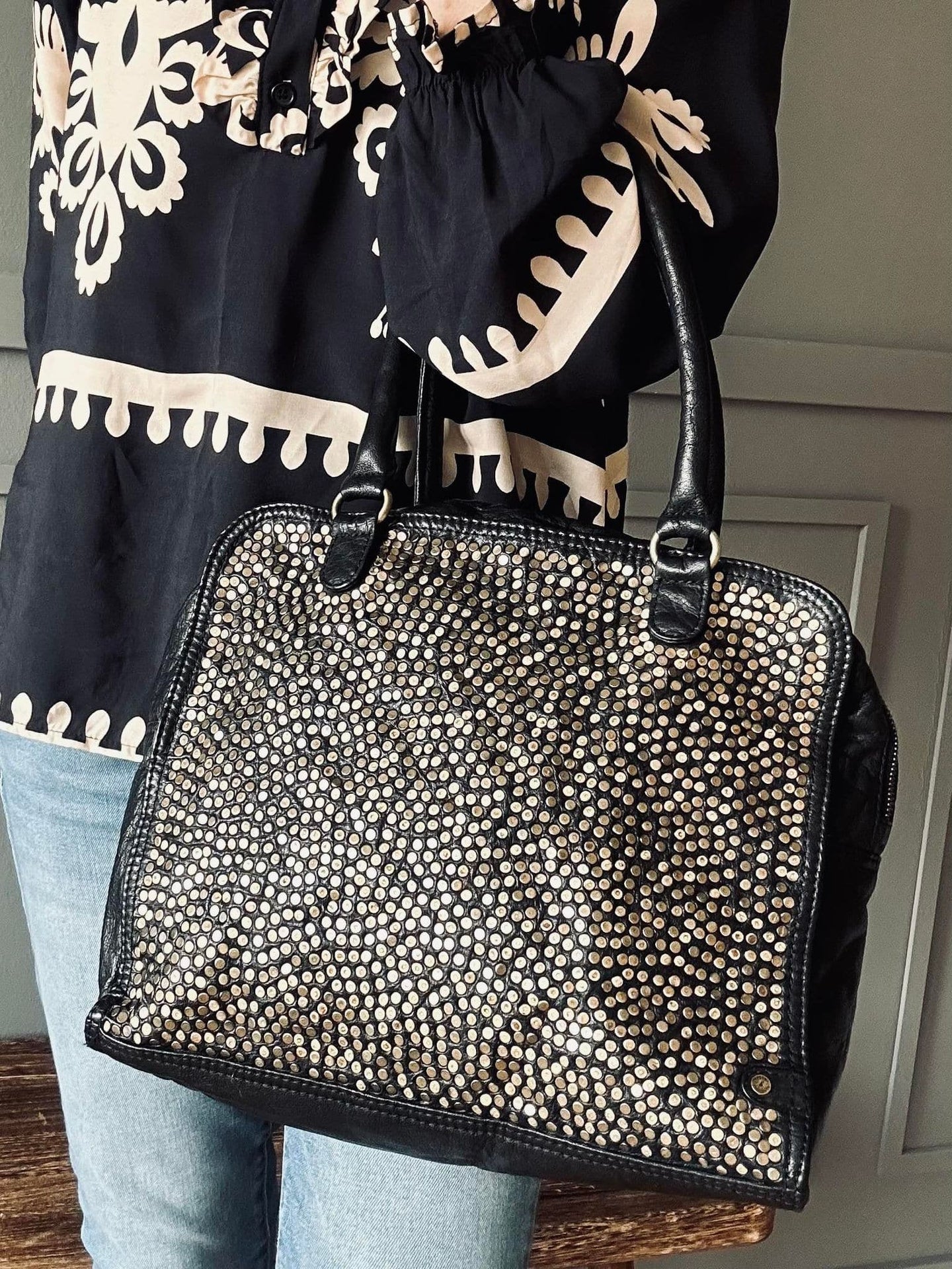 Crossbody med nitter - Kalveskind - VIAMAJA.DK