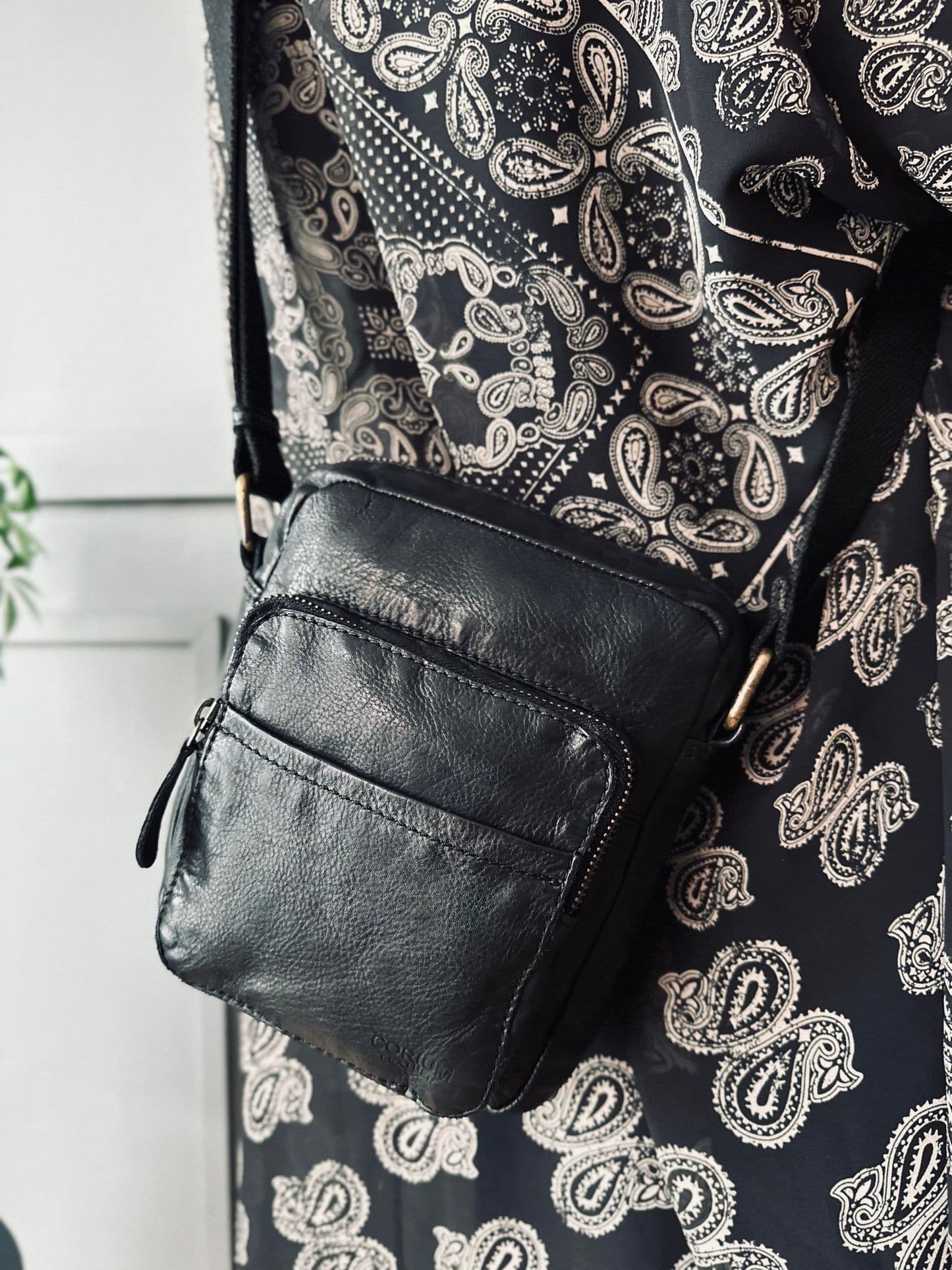 Crossbody Raw Boheme – Black unisex - VIAMAJA.DK