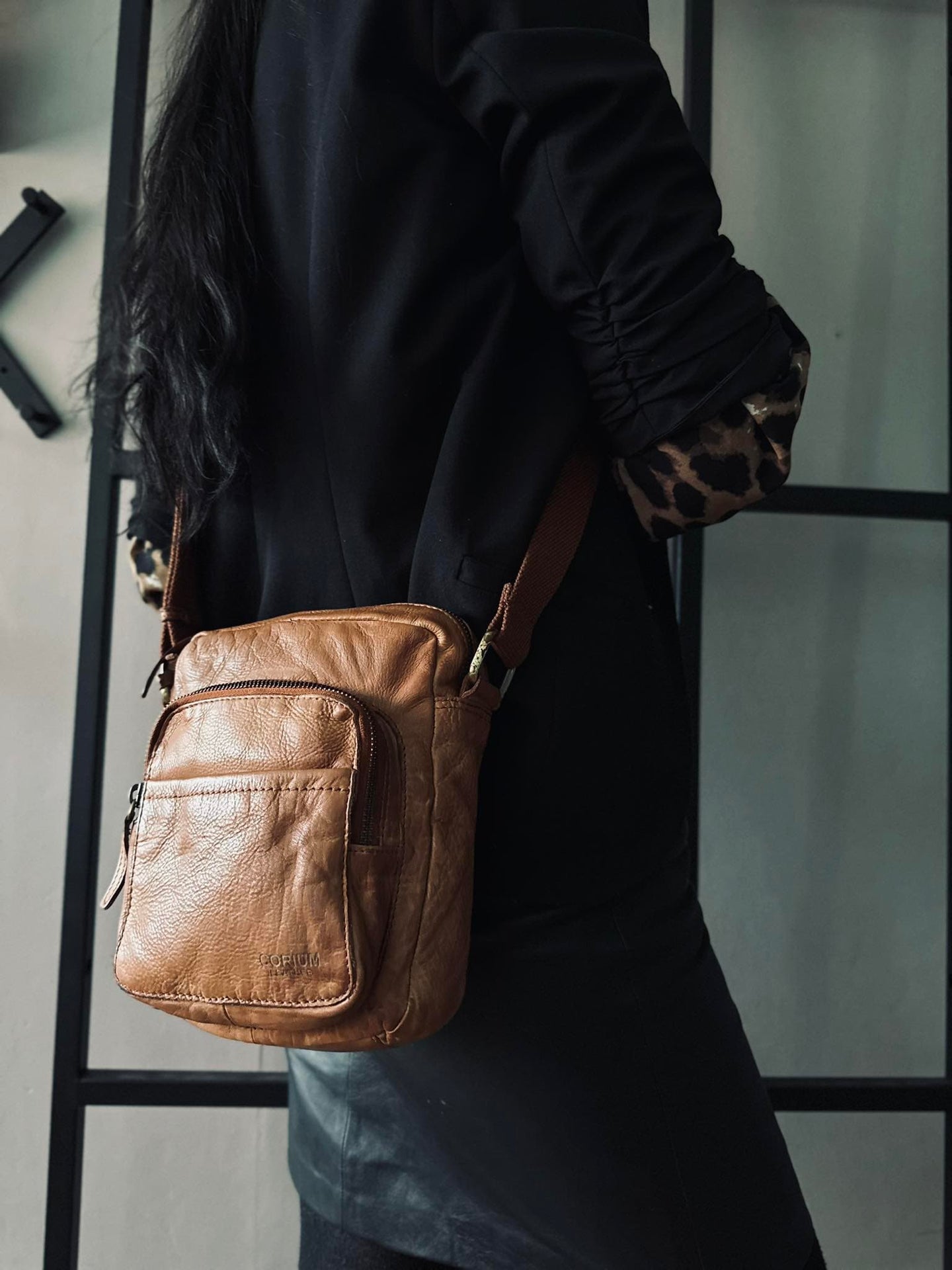 Crossbody Raw Boheme – Cognac unisex - VIAMAJA.DK